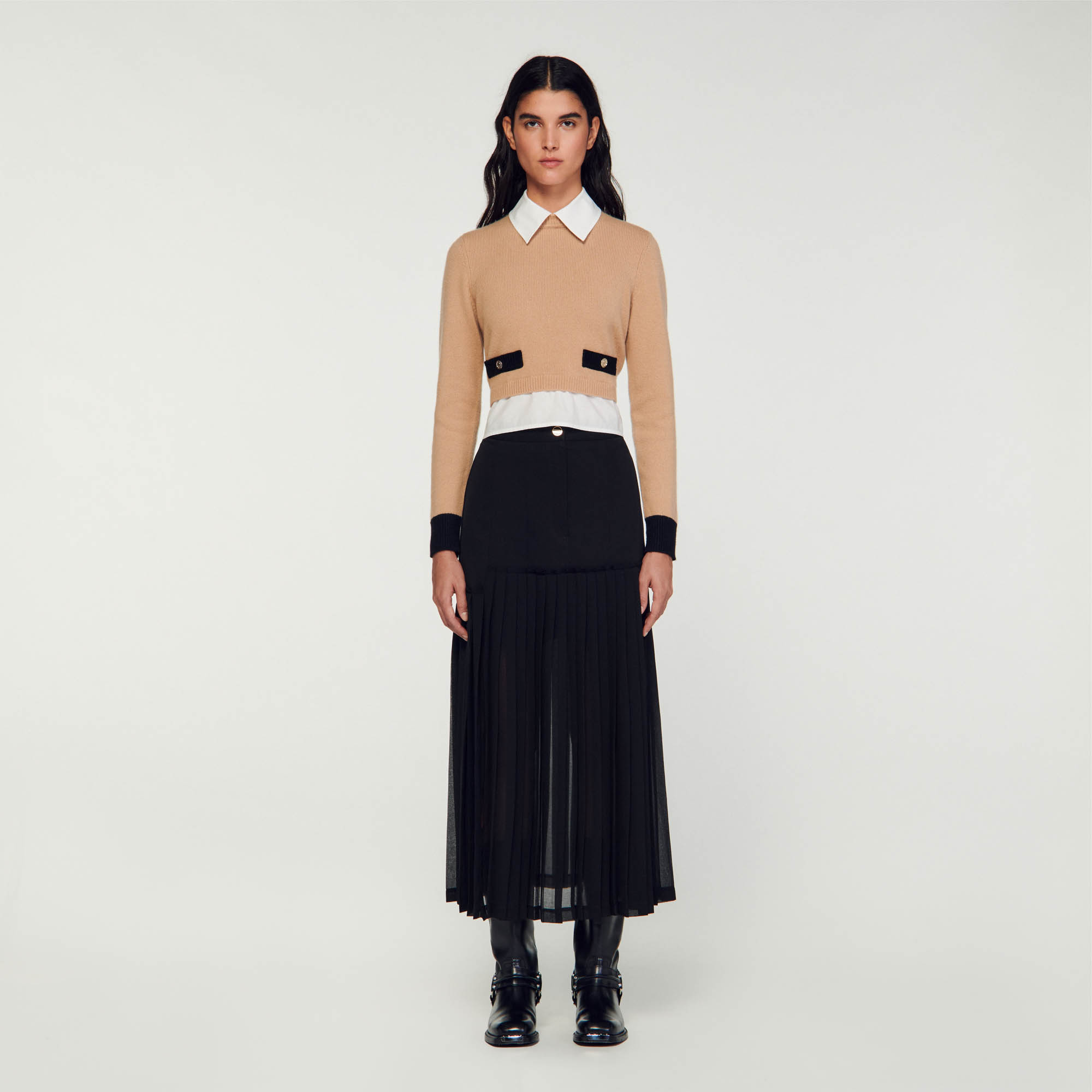 Pleated long skirt