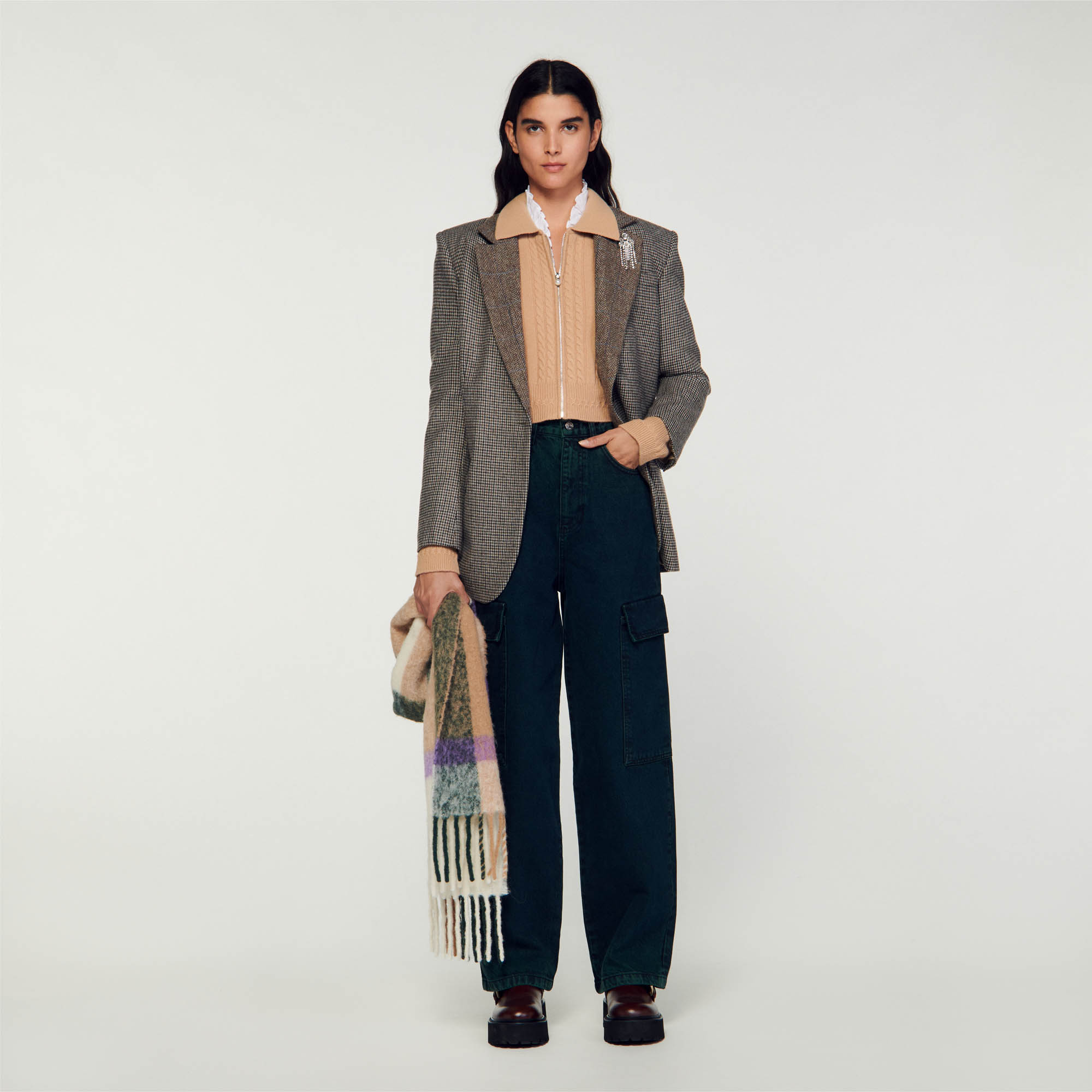 Cropped knitted cardigan