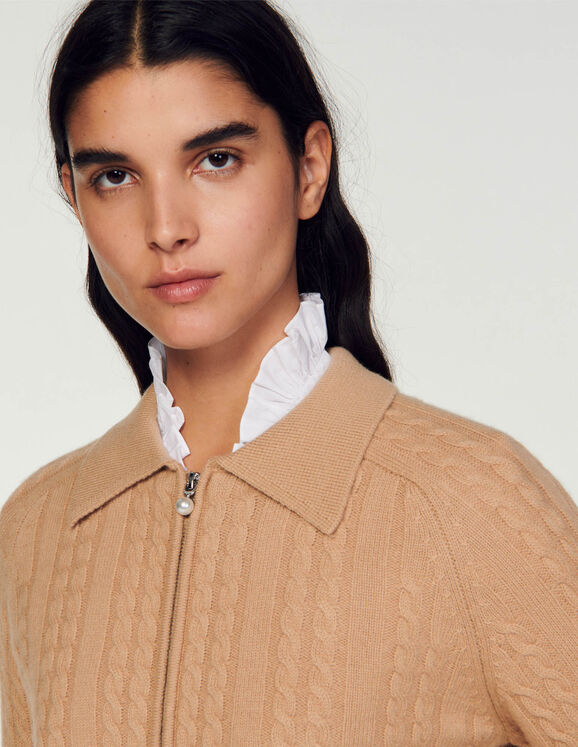 Cropped knitted cardigan