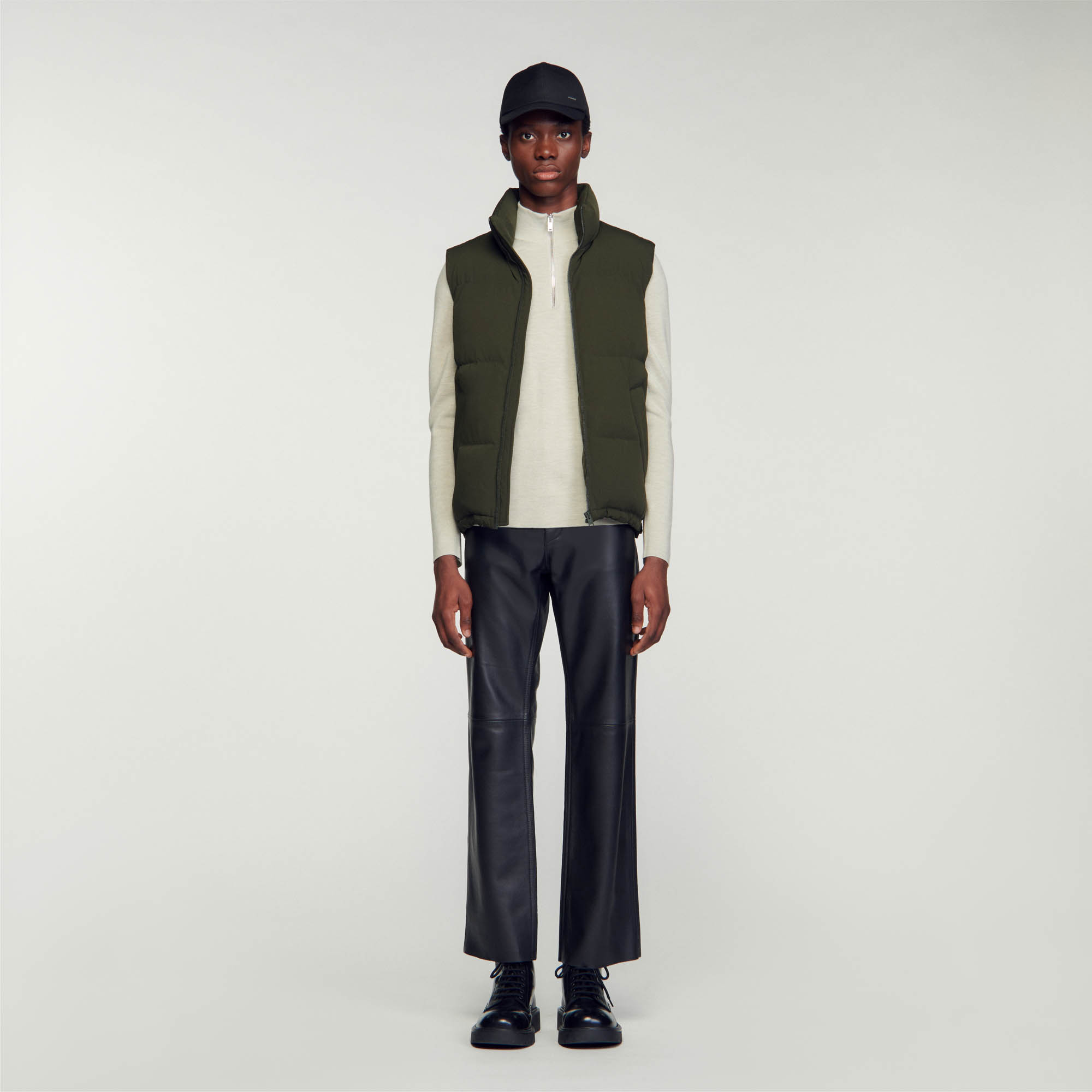 Sleeveless puffer jacket