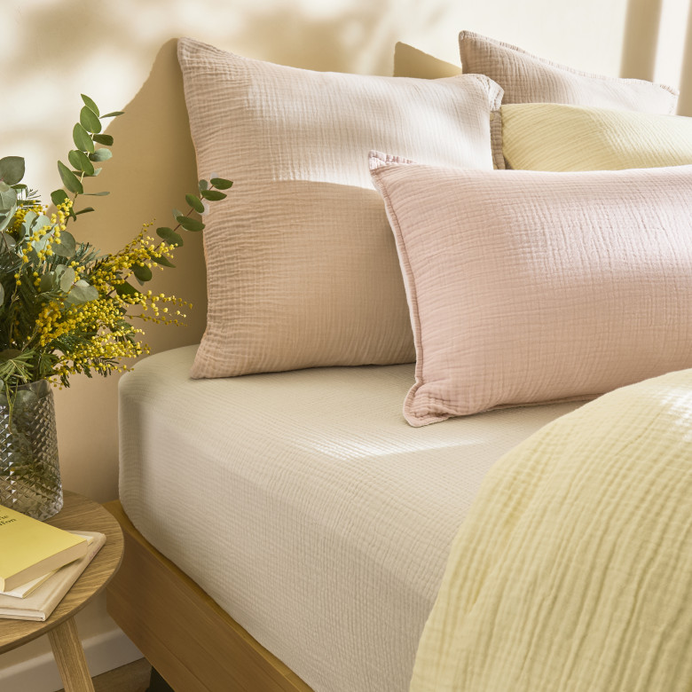 Drap housse réversible gaze de coton Infini II rose poudré et beige clair