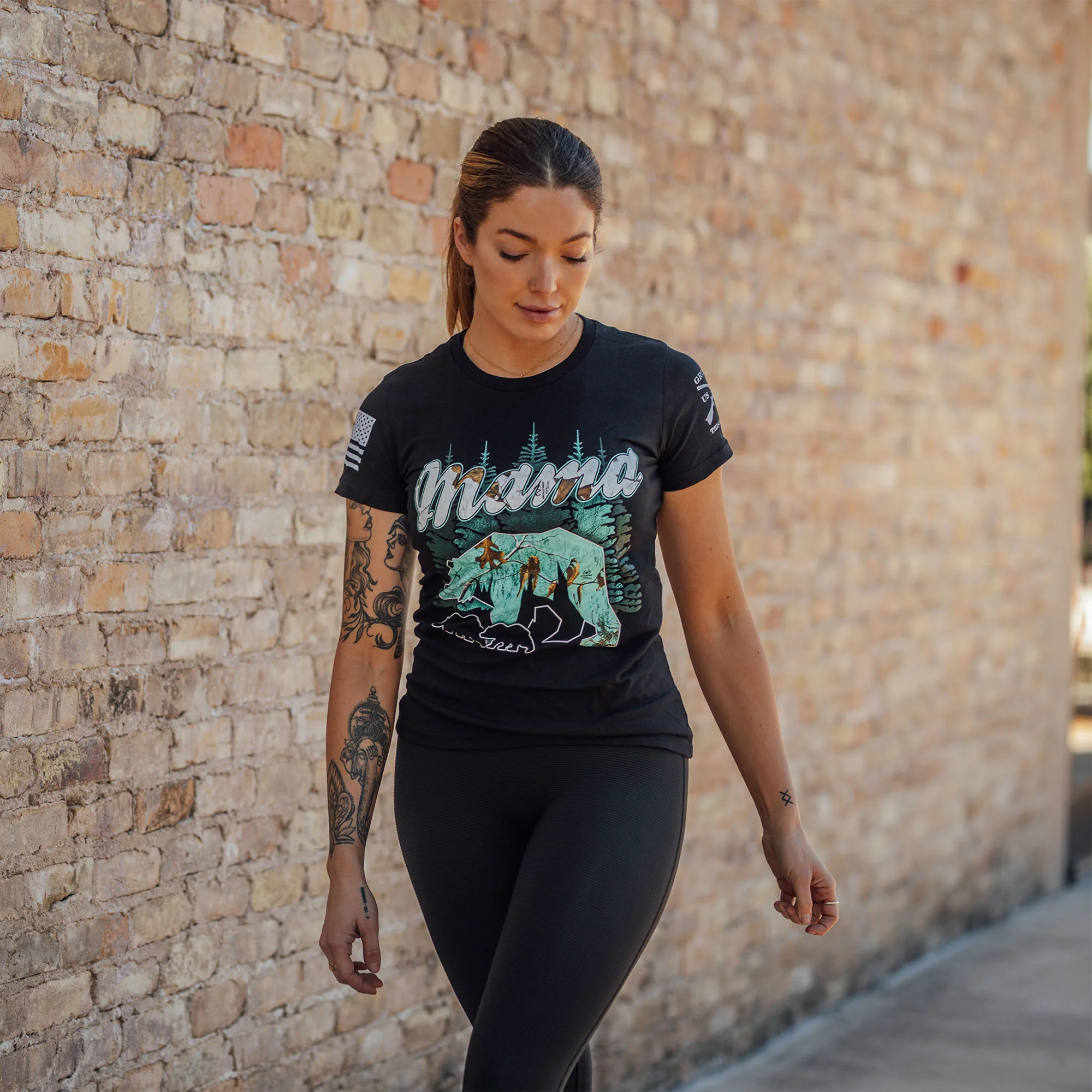 Women's Mama Bear T-Shirt - Realtree Xtra Sea Glass