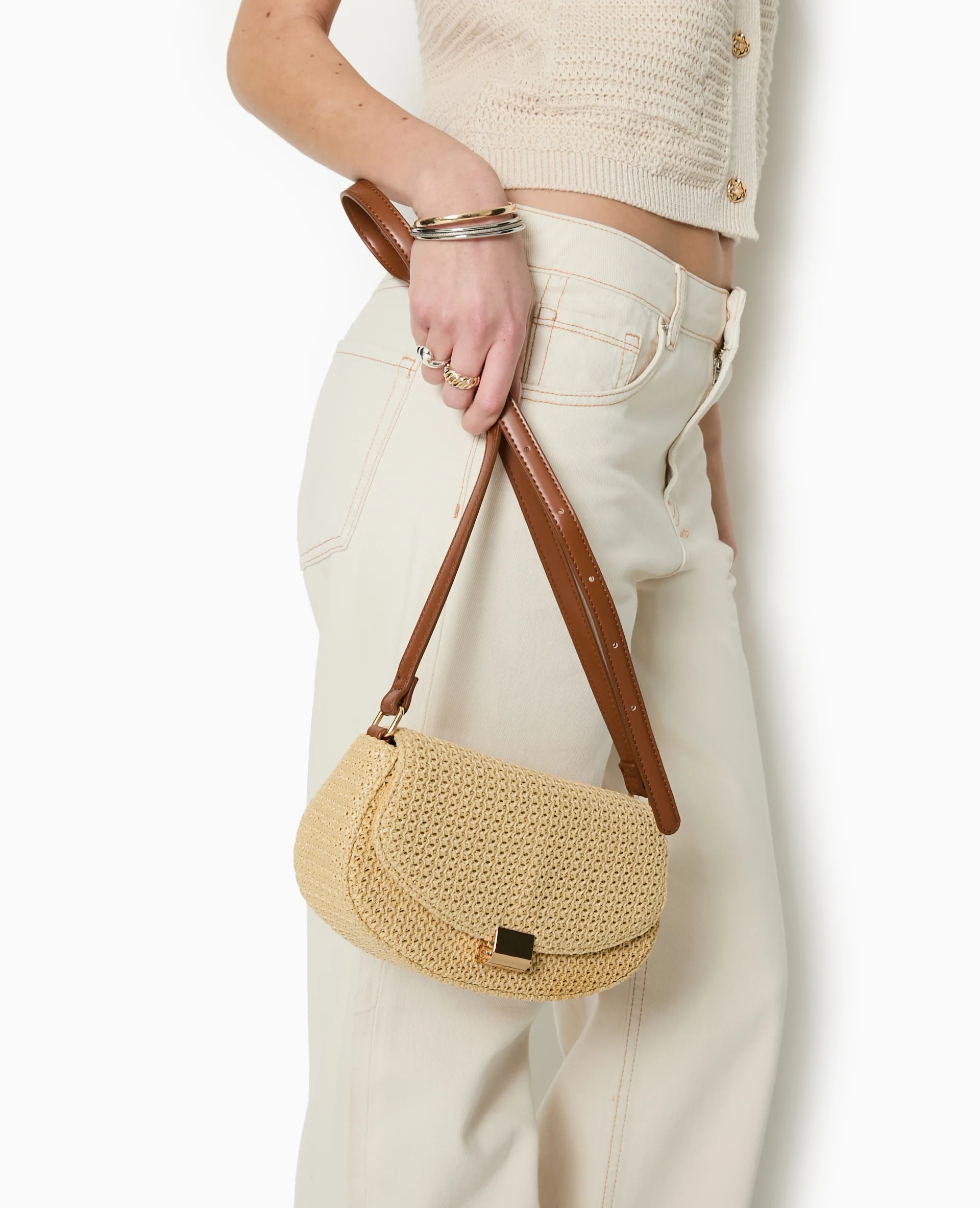 Sac boxy en raphia