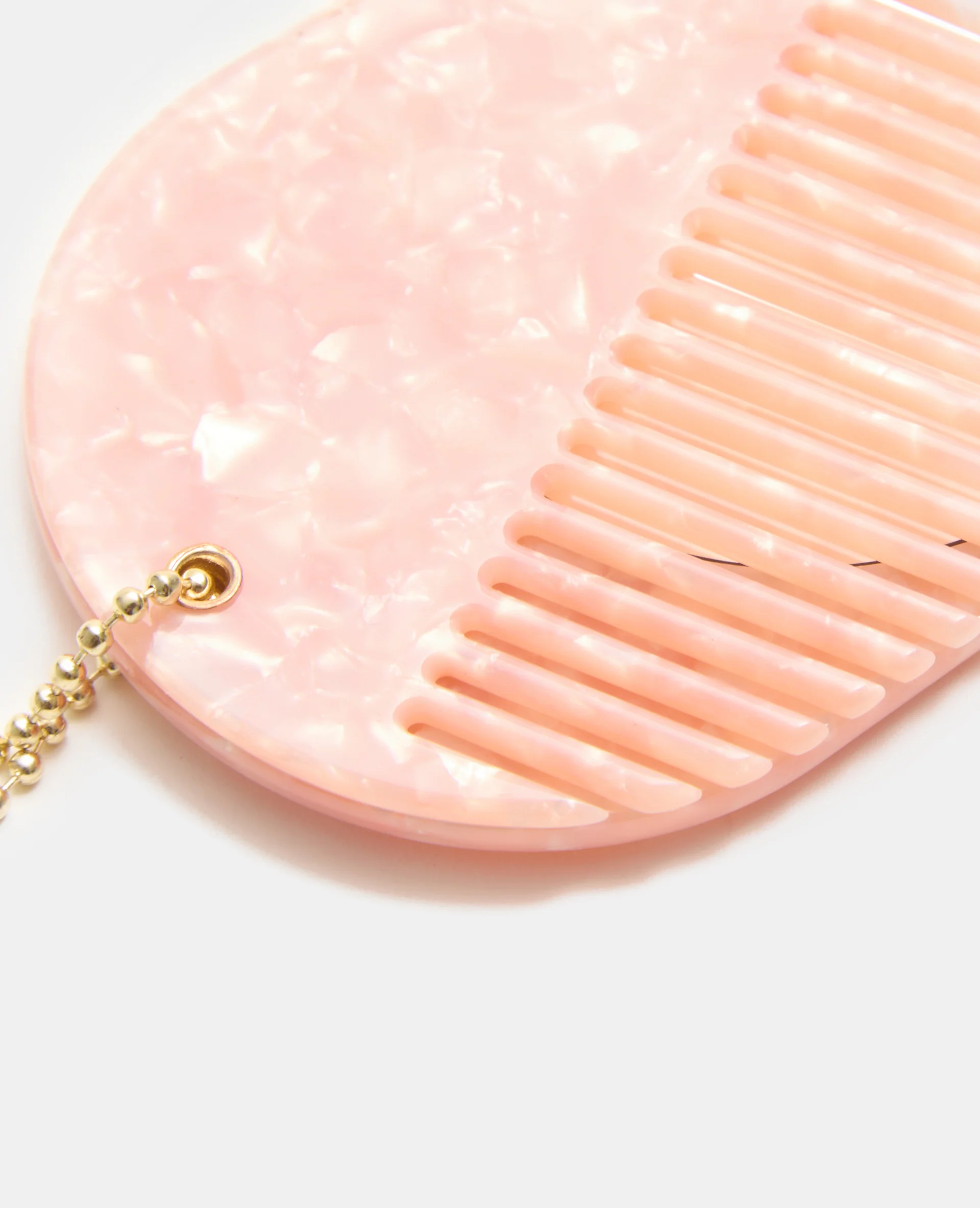 Déco de sac avec peigne et miroir