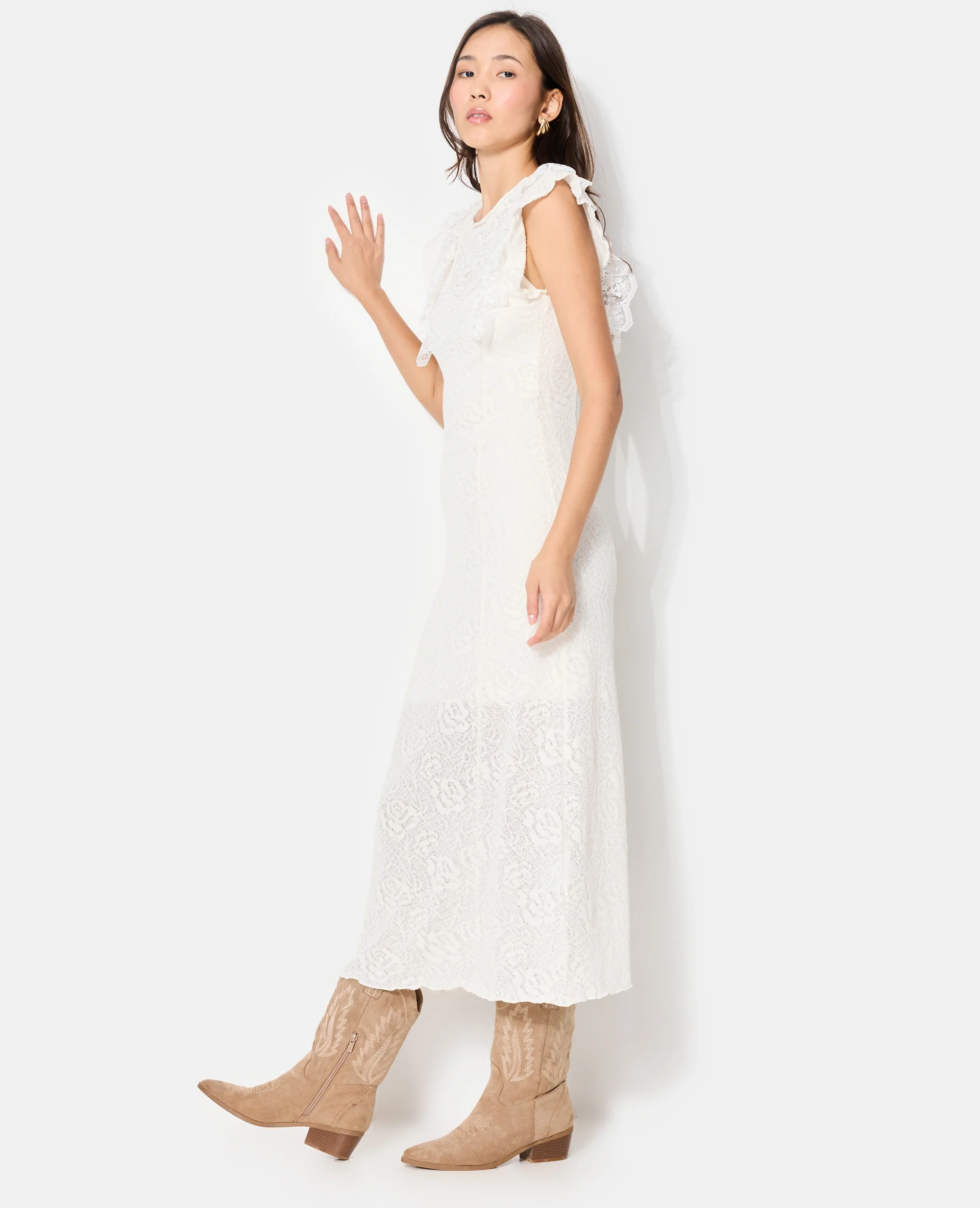 Robe longue en maille ajourée avec dentelle