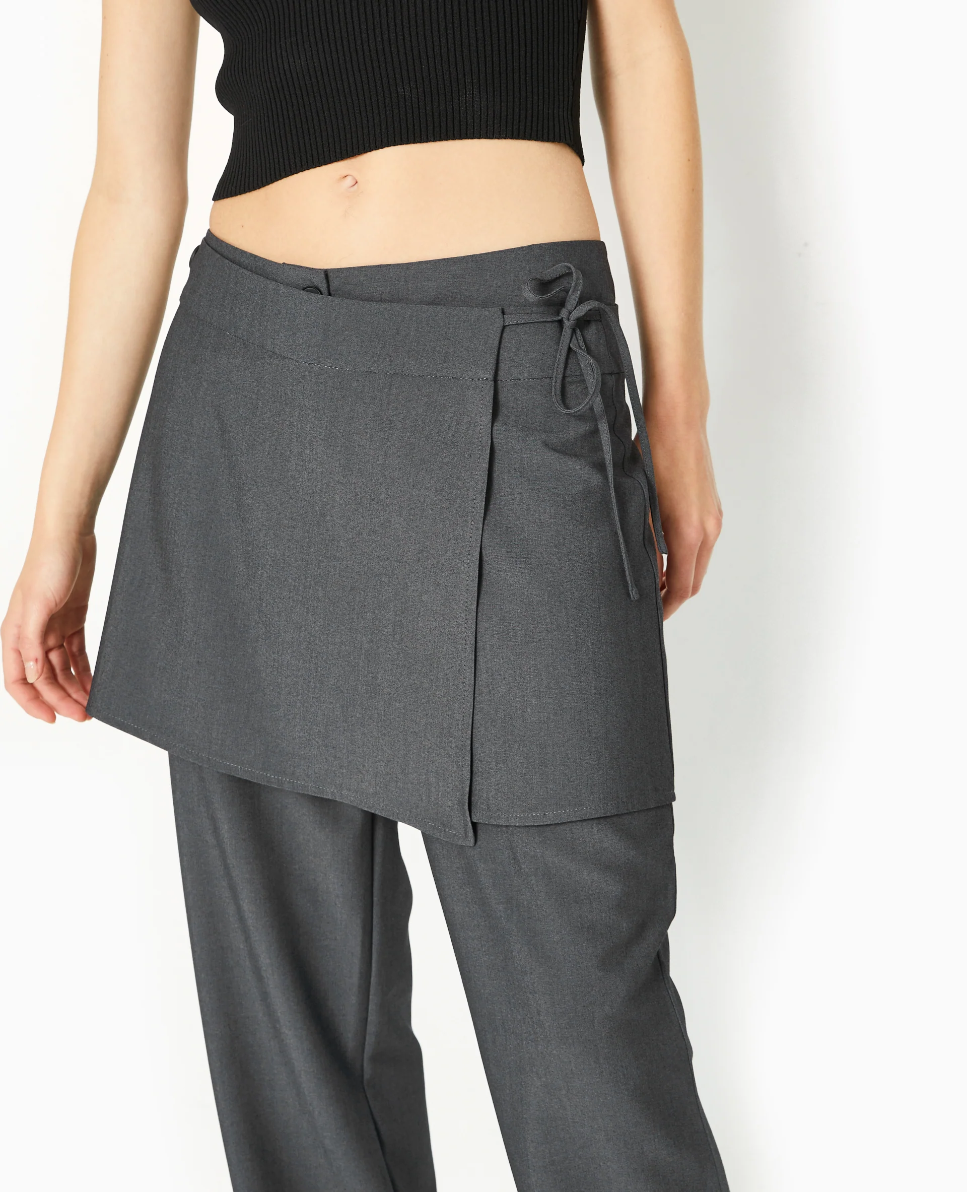 Pantalon 2 en 1 avec jupe amovible