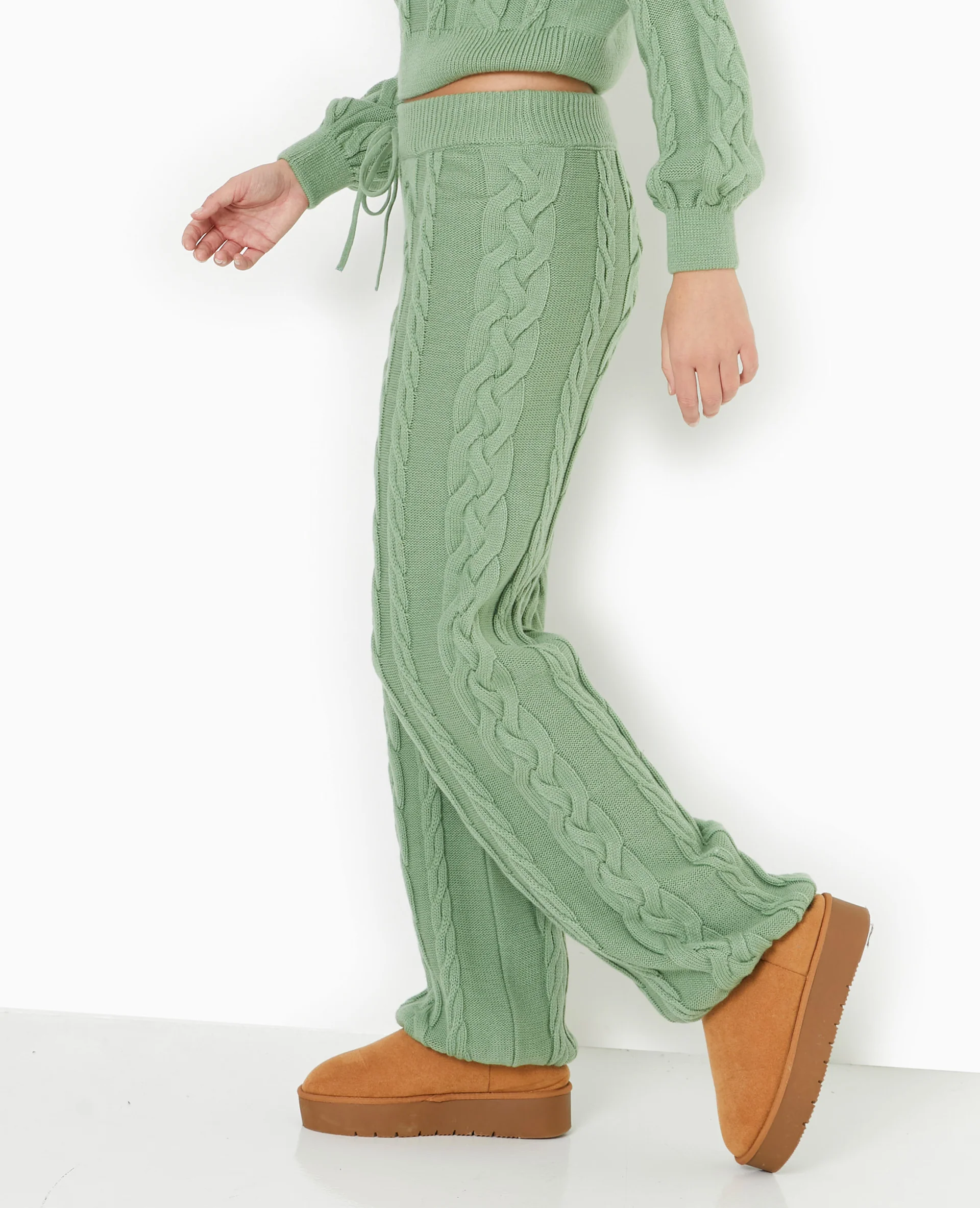 Pantalon droit en maille torsadée