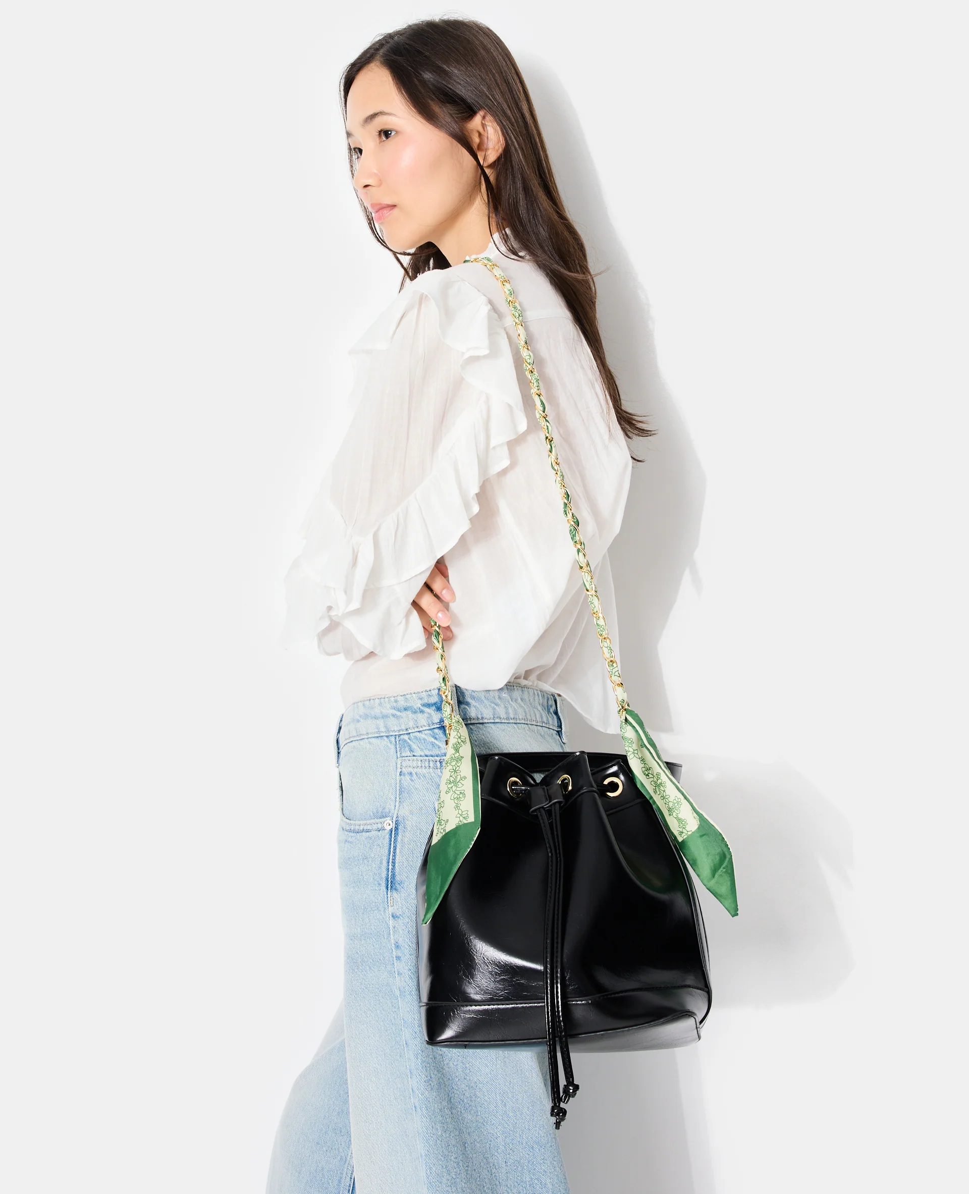 Ceinture en chaîne avec foulard