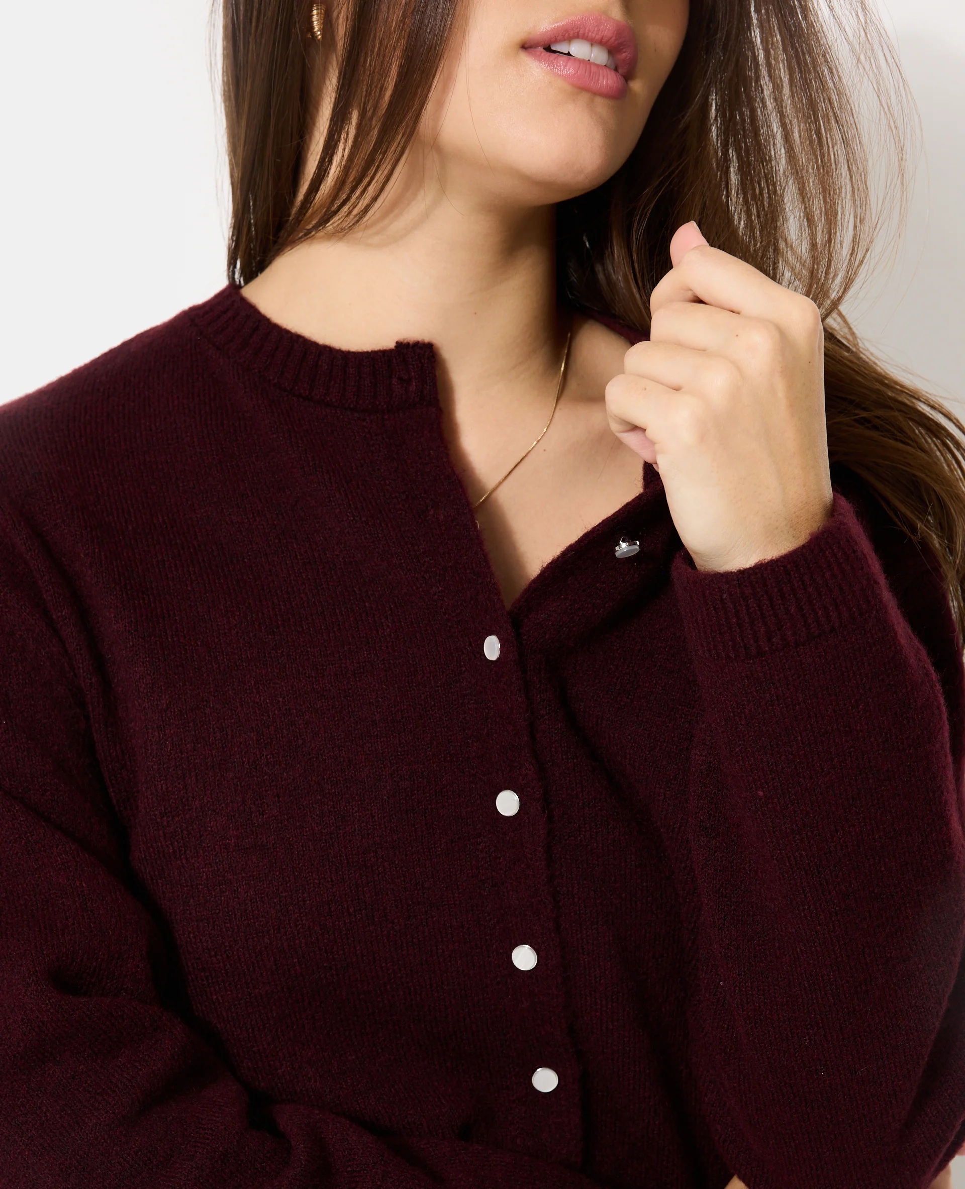 Gilet col rond avec boutons effet nacre