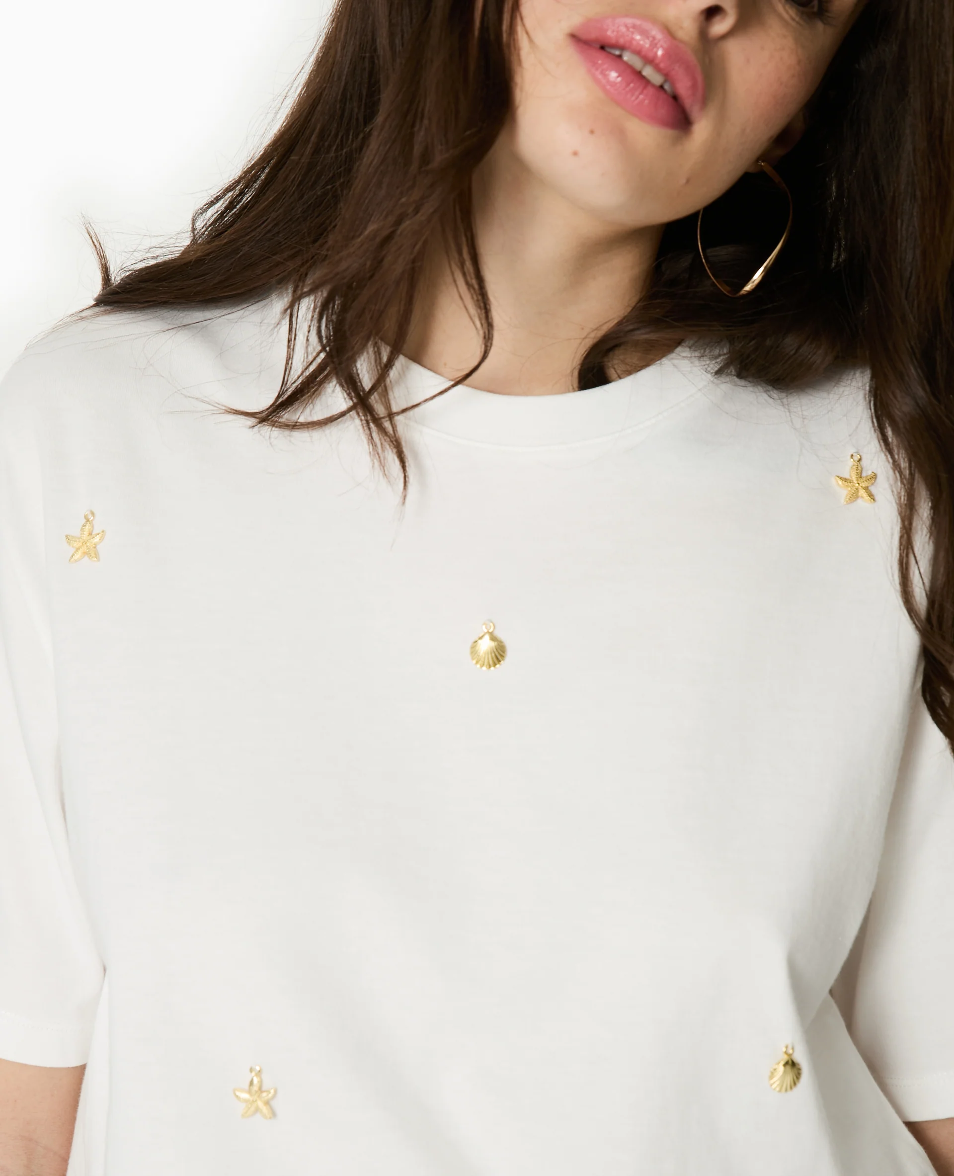 T-shirt ample avec coquillages en métal