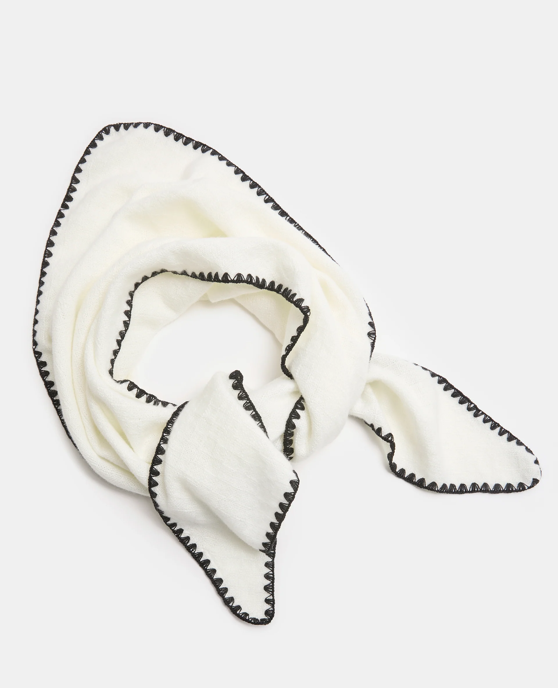 Echarpe triangle avec bords contrastés