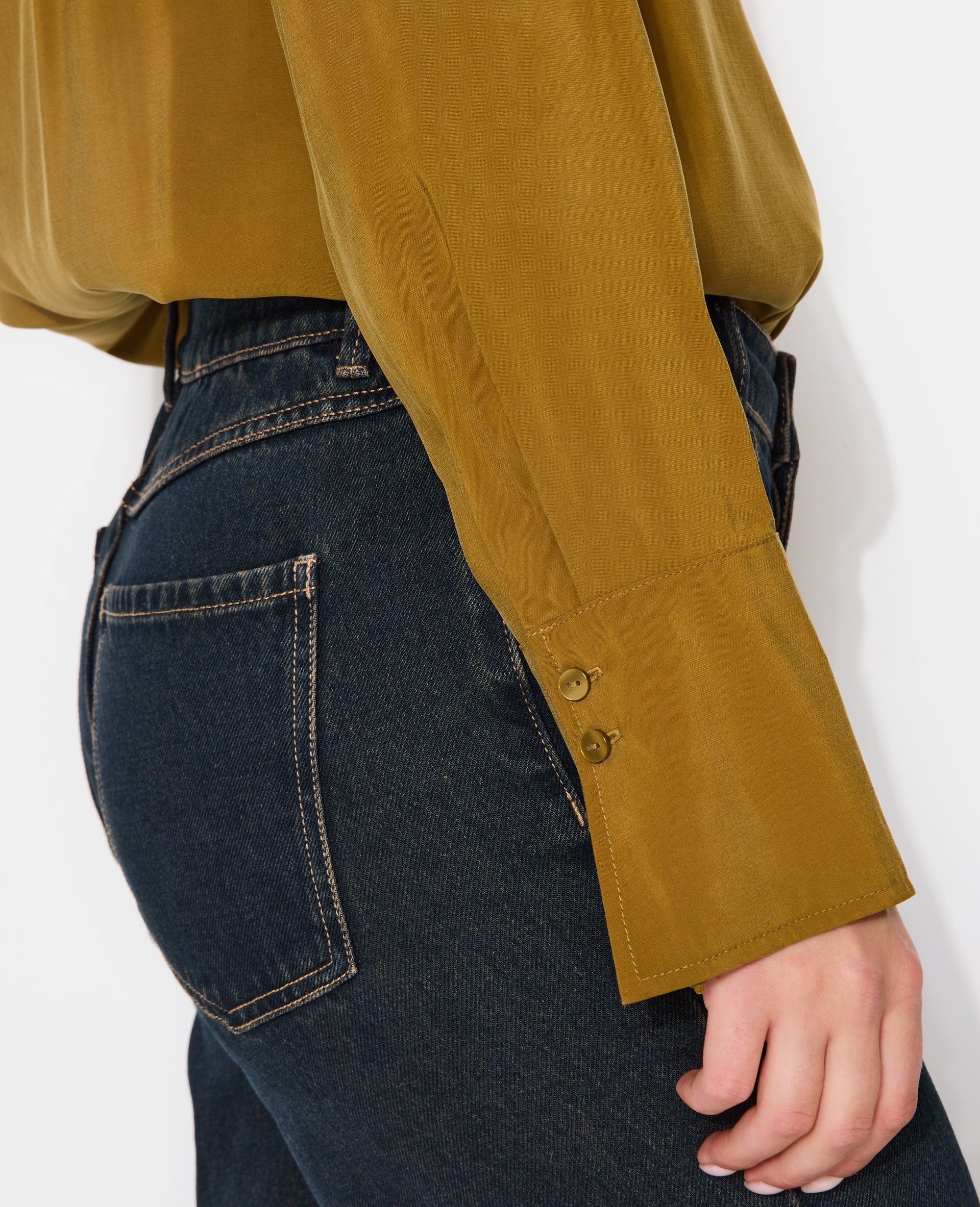 Chemise en tissu effet peau de pêche