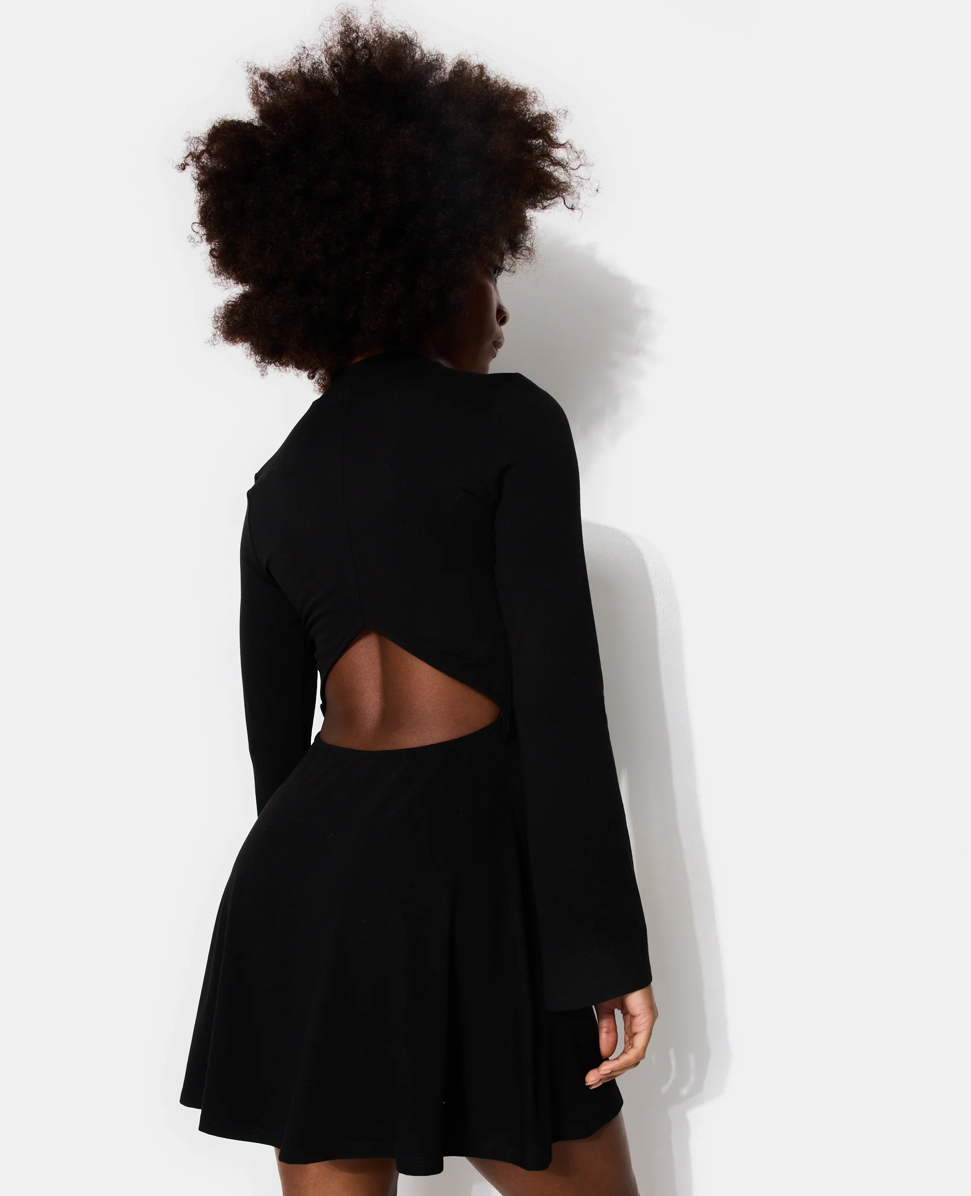 Robe patineuse avec découpe dos