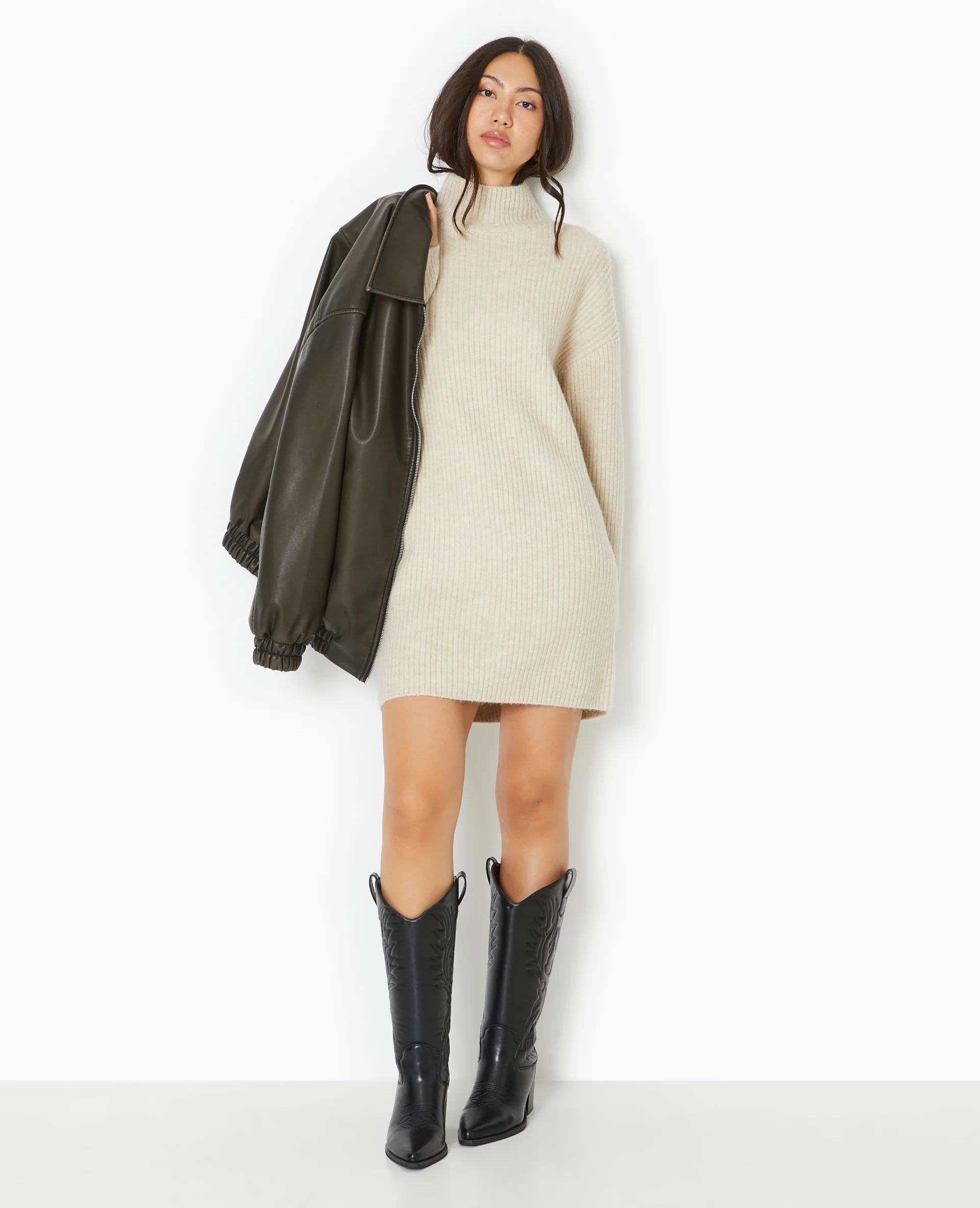 Robe courte en maille côtelée