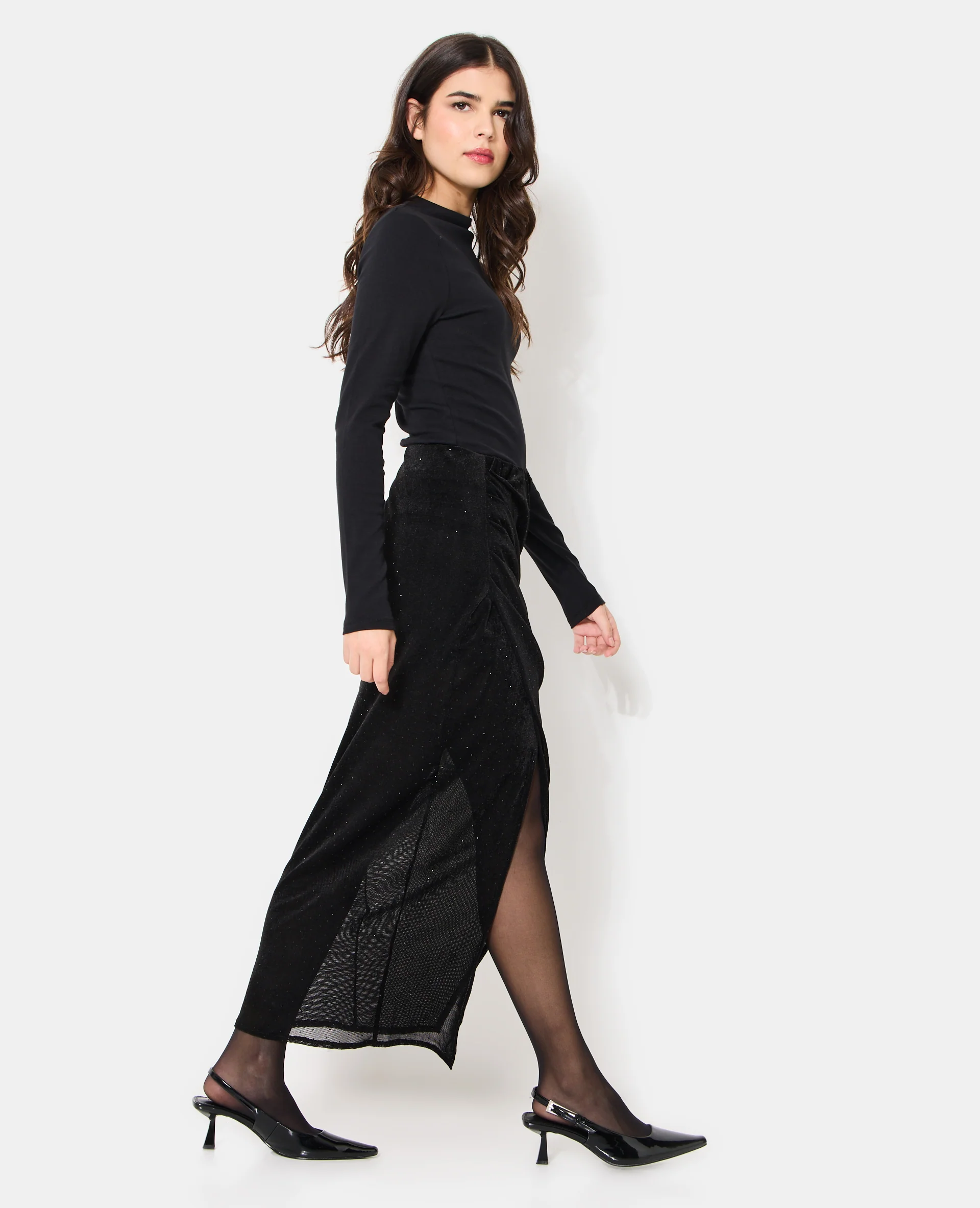 Jupe longue drapée en résille et velours avec strass