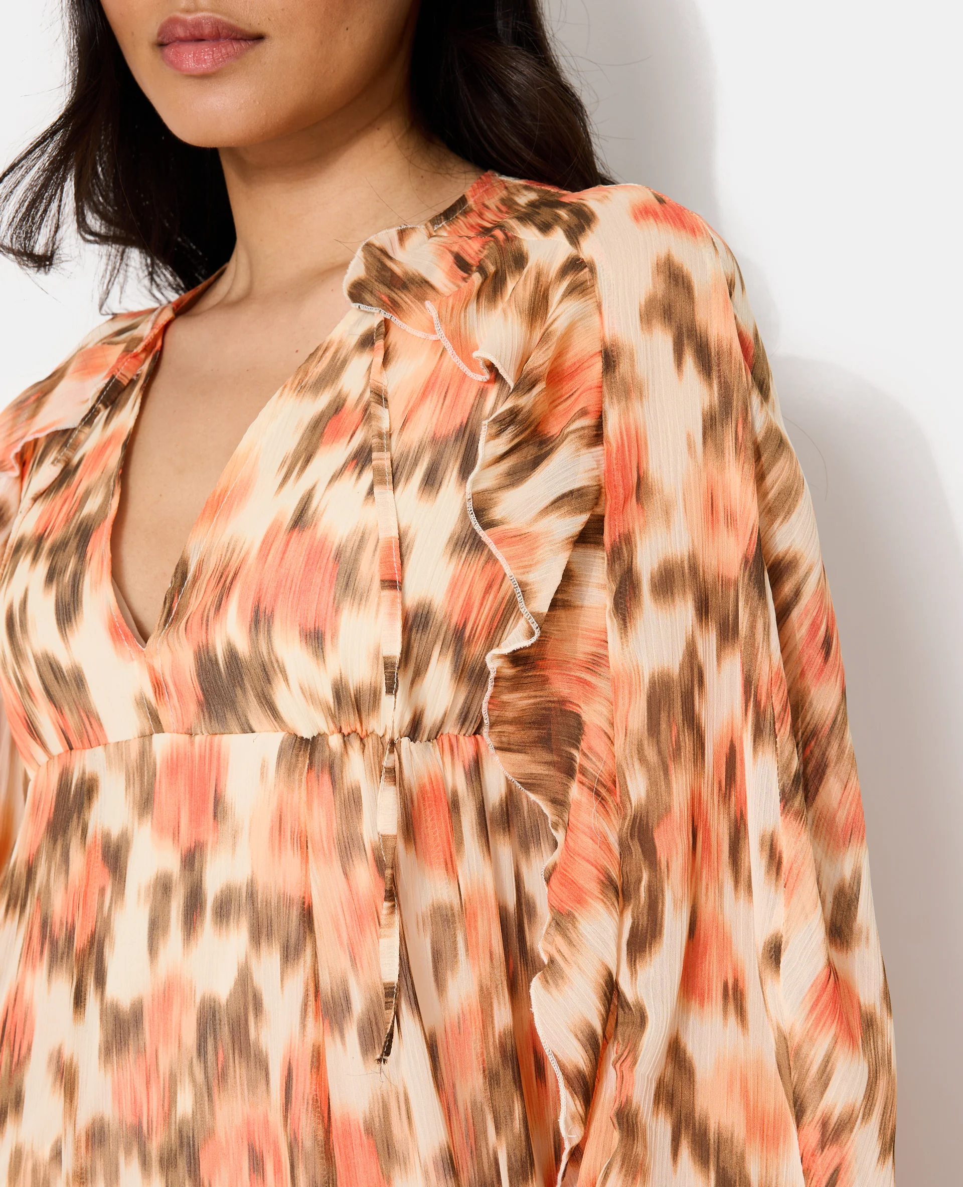 Robe longue en voile avec volants motif fleurs floues