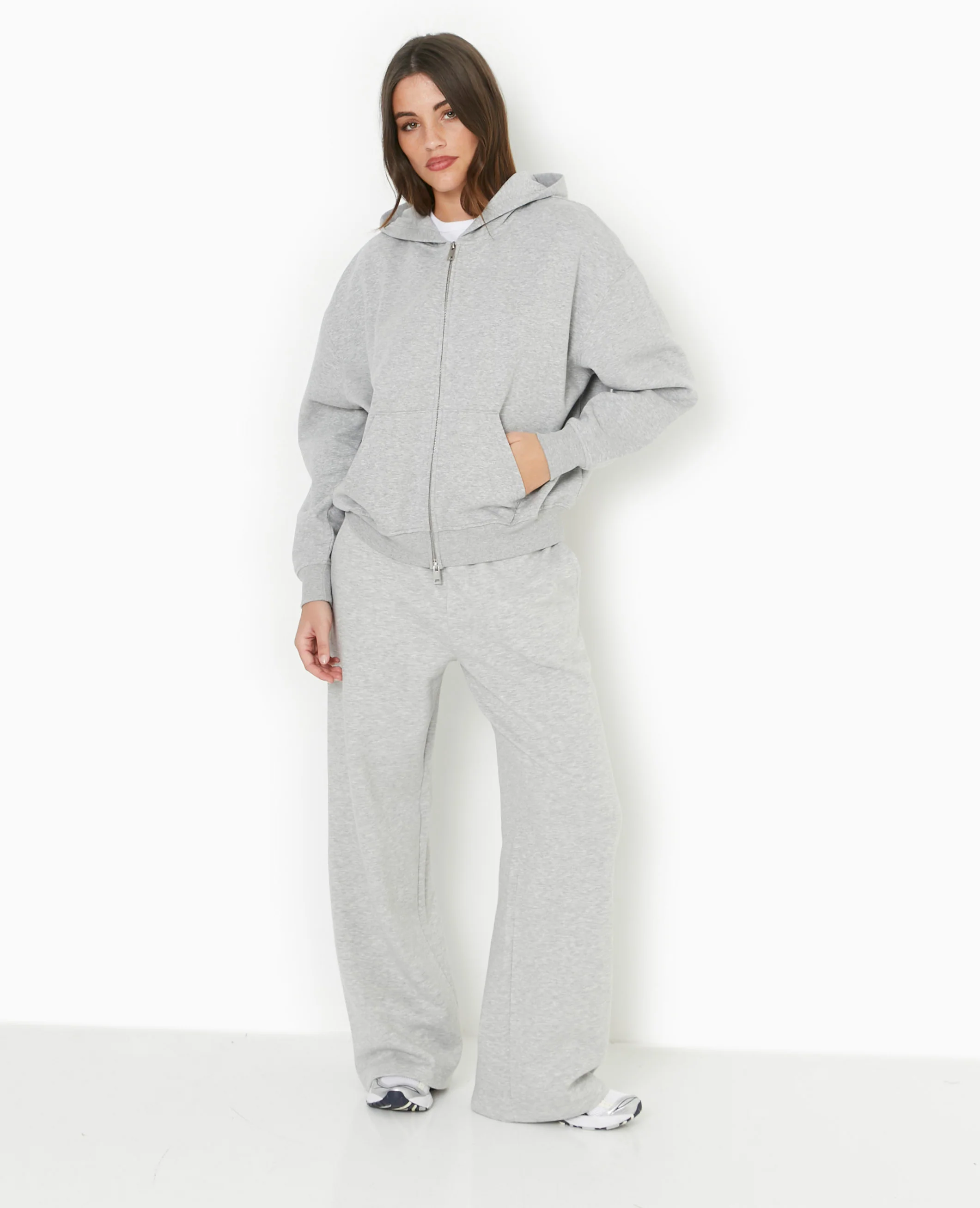 Sweat zippé avec capuche