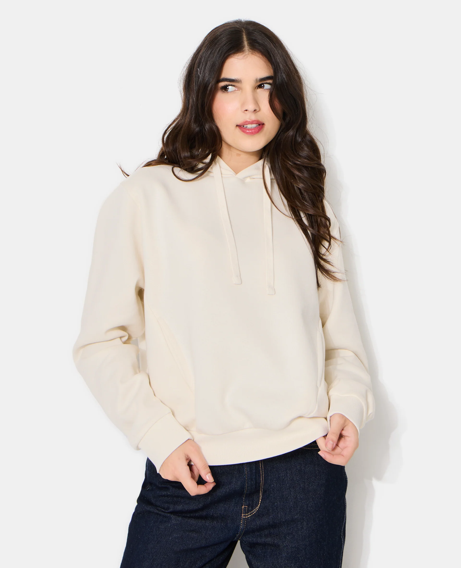 Sweat capuche avec jeux de couture