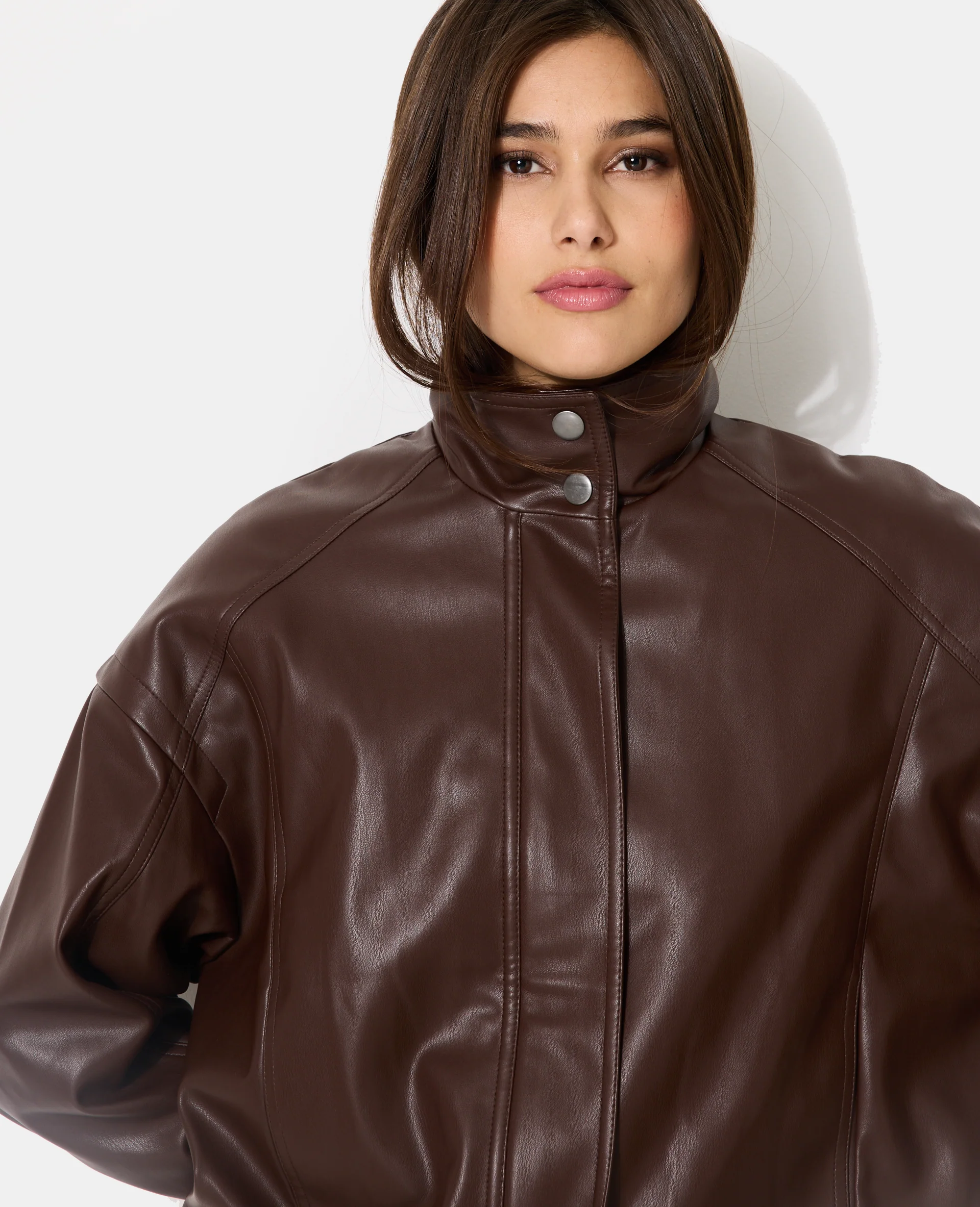 Blouson boule en simili avec col montant