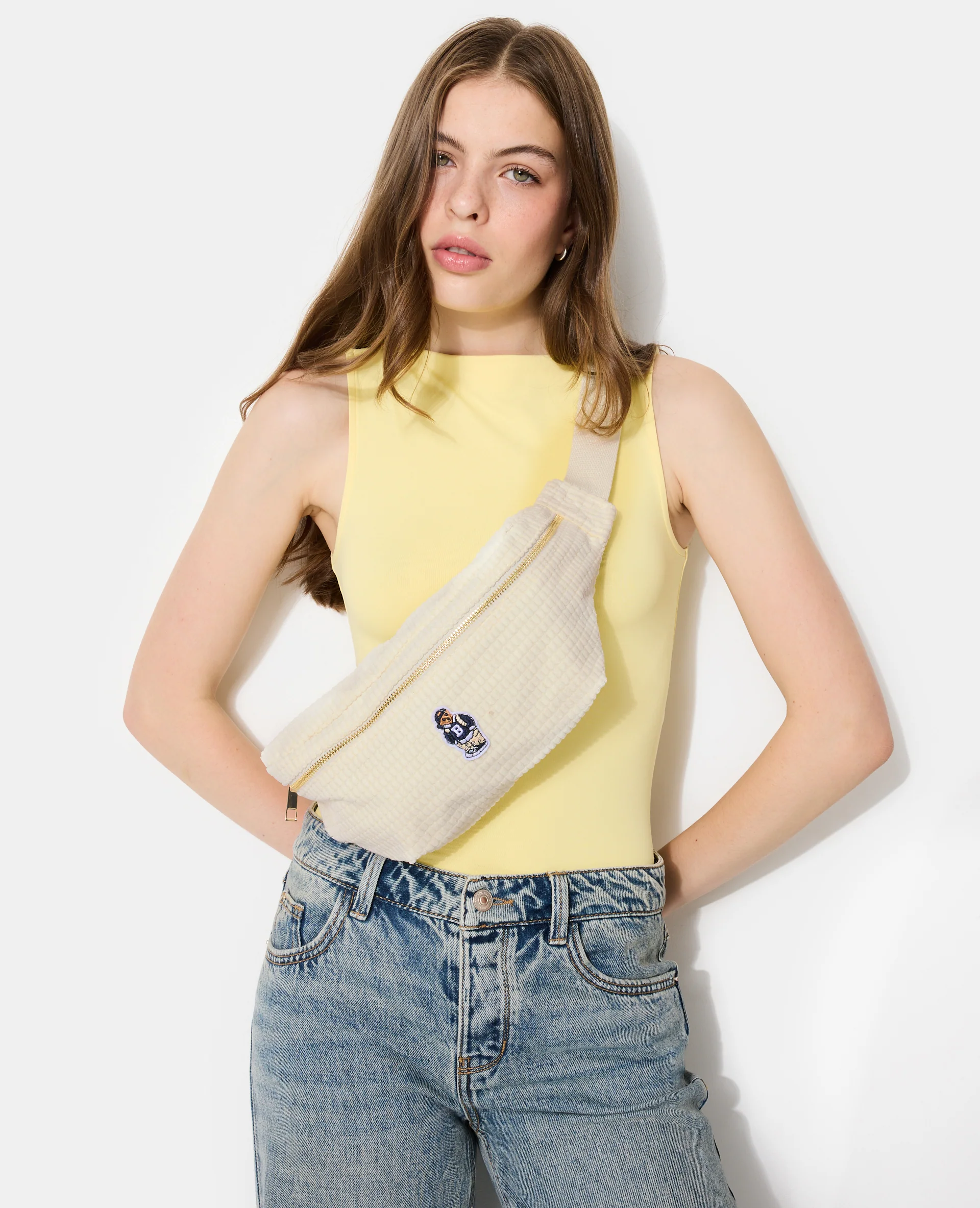 Sac banane en velours avec ourson brodé