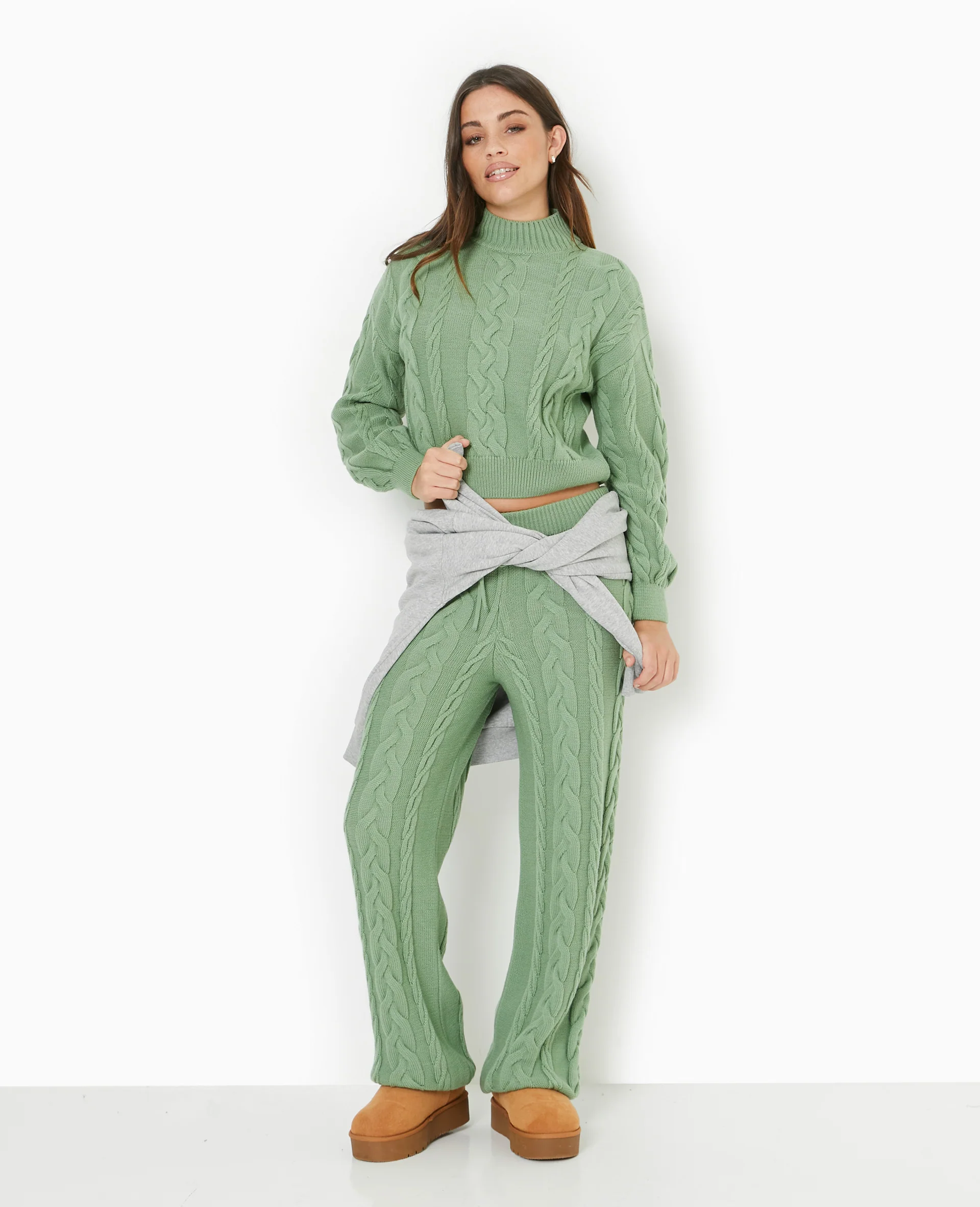 Pull en maille torsadée devant