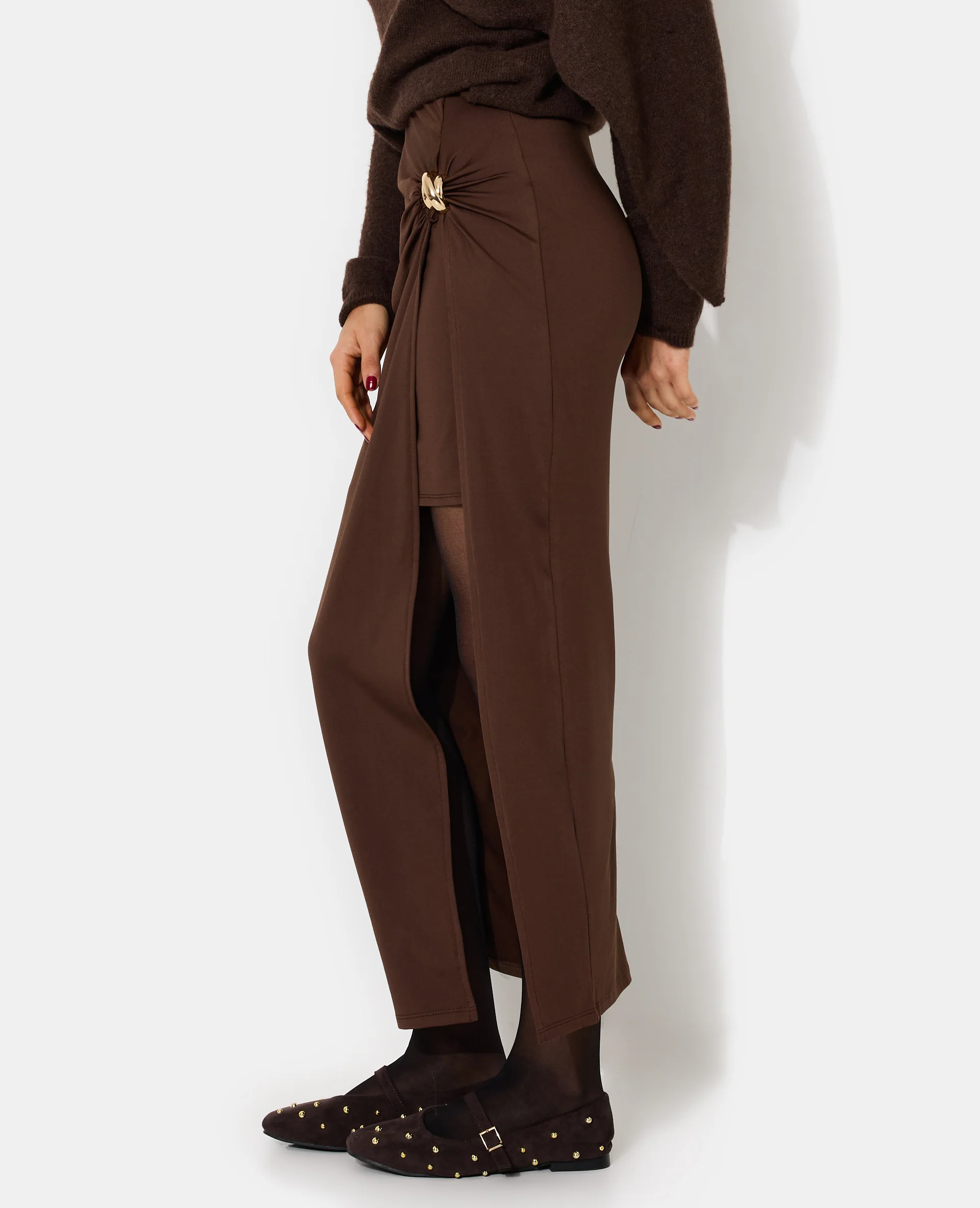 Jupe longue avec grande fente et détail bijou