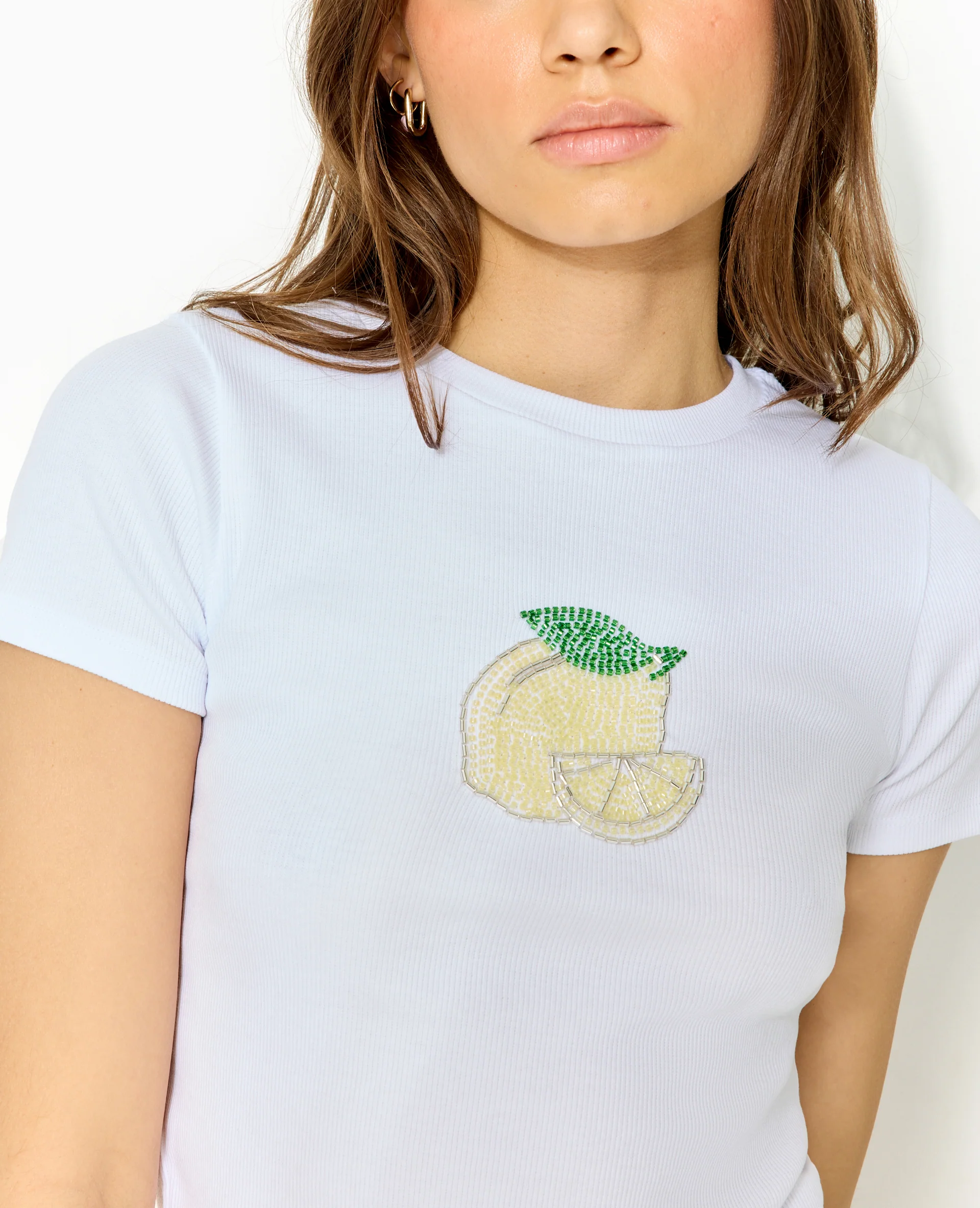 T-shirt ajusté en maille côtelée avec citron