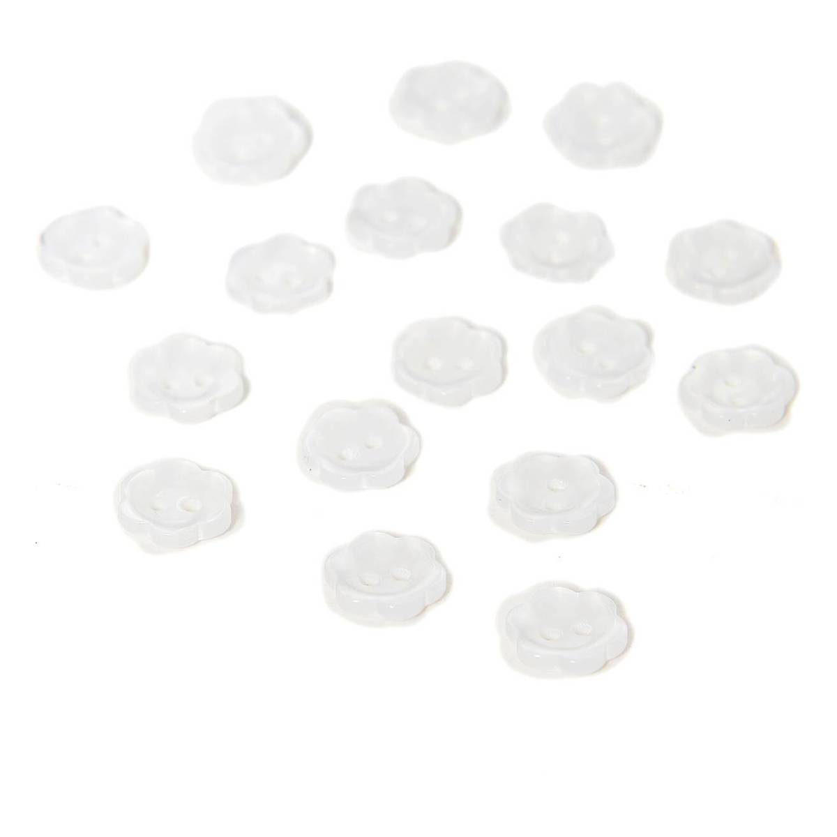 Hemline White Basic Flower Button 17 Pack