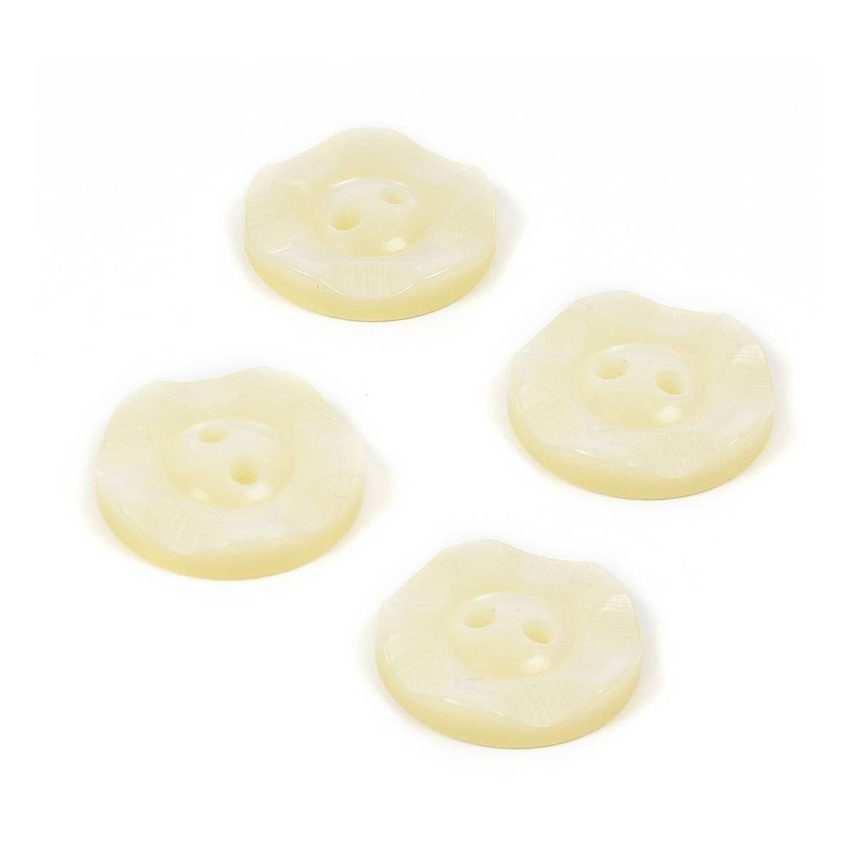 Hemline Cream Basic Scalloped Edge Button 4 Pack