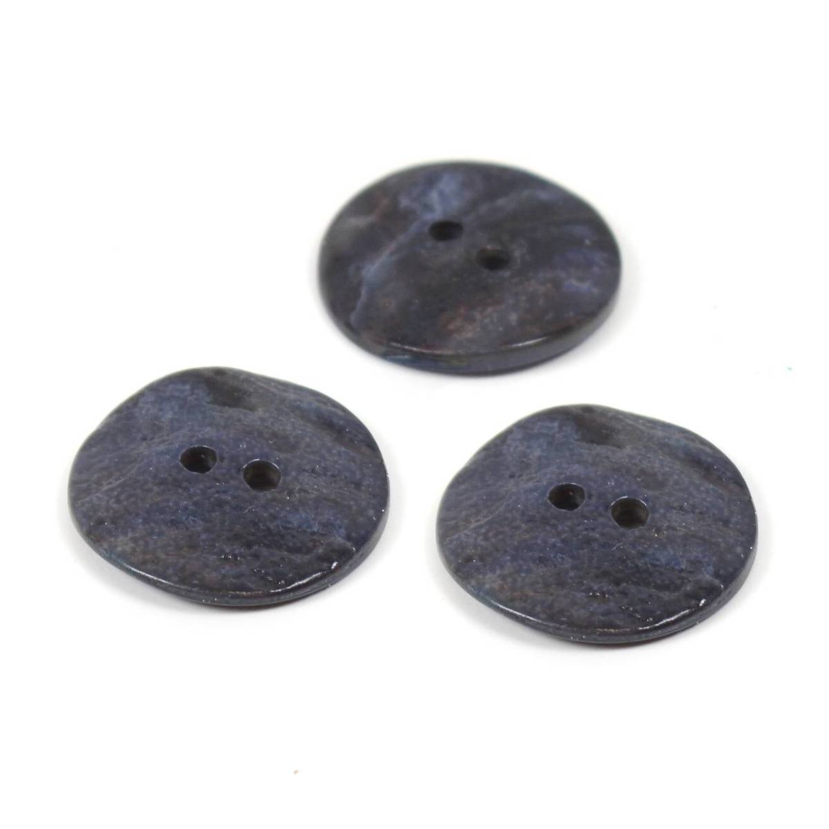 Hemline Sky Blue Shell Mother of Pearl Button 3 Pack