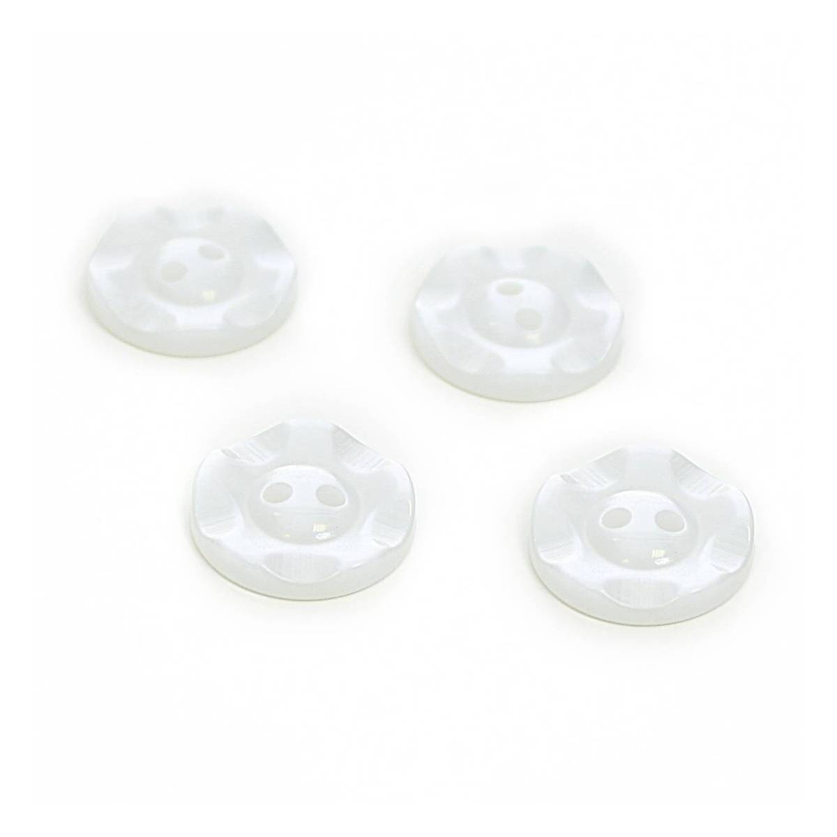Hemline White Basic Scalloped Edge Button 4 Pack