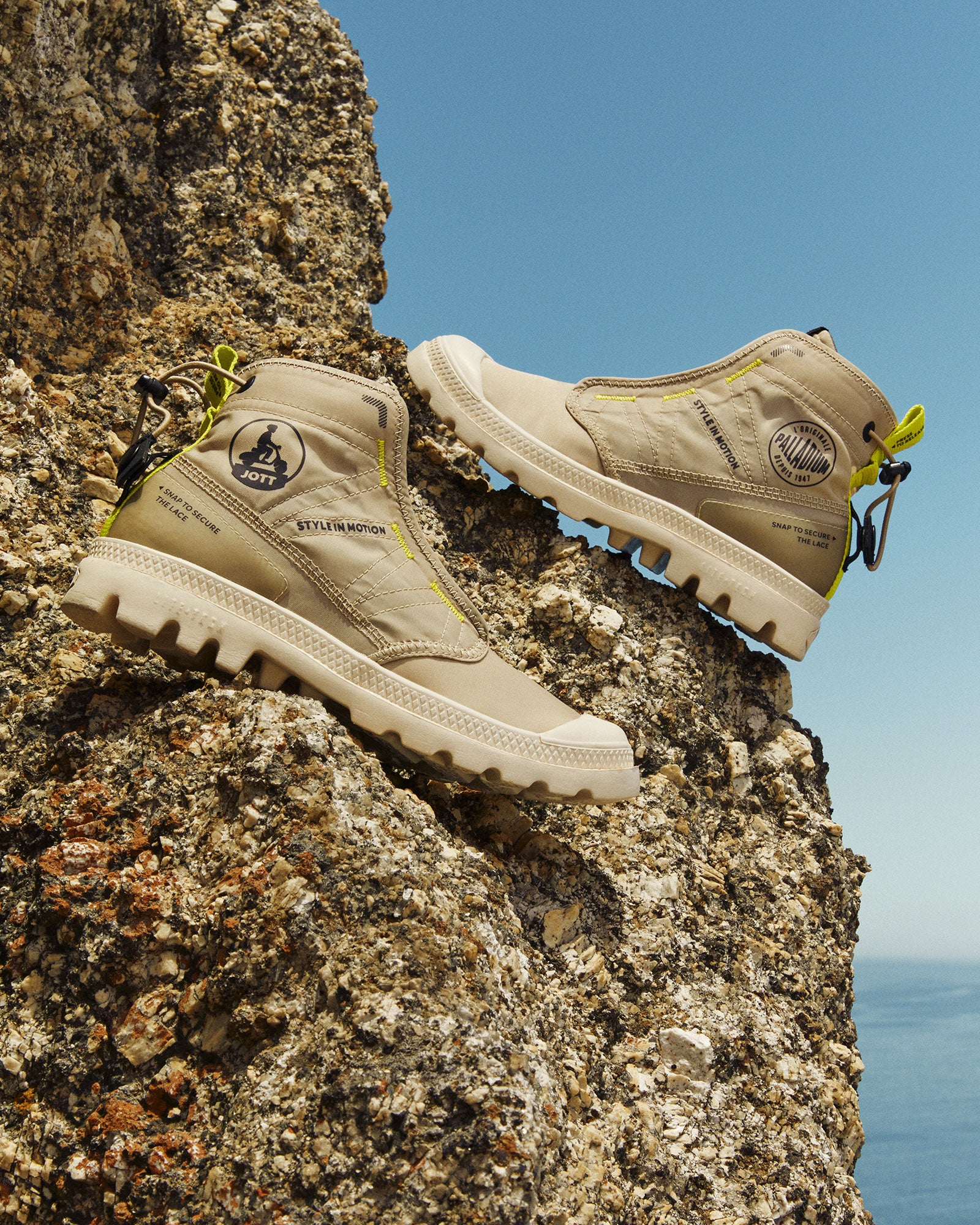 Beige Samena Travel Lite JOTT x high boots PALLADIUM