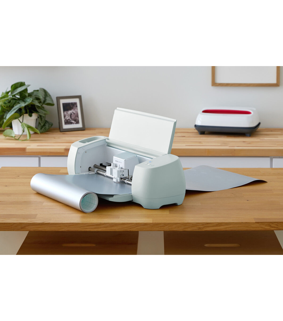 Cricut 13 x 3' Champagne Matte Metallic Permanent Smart Vinyl Roll