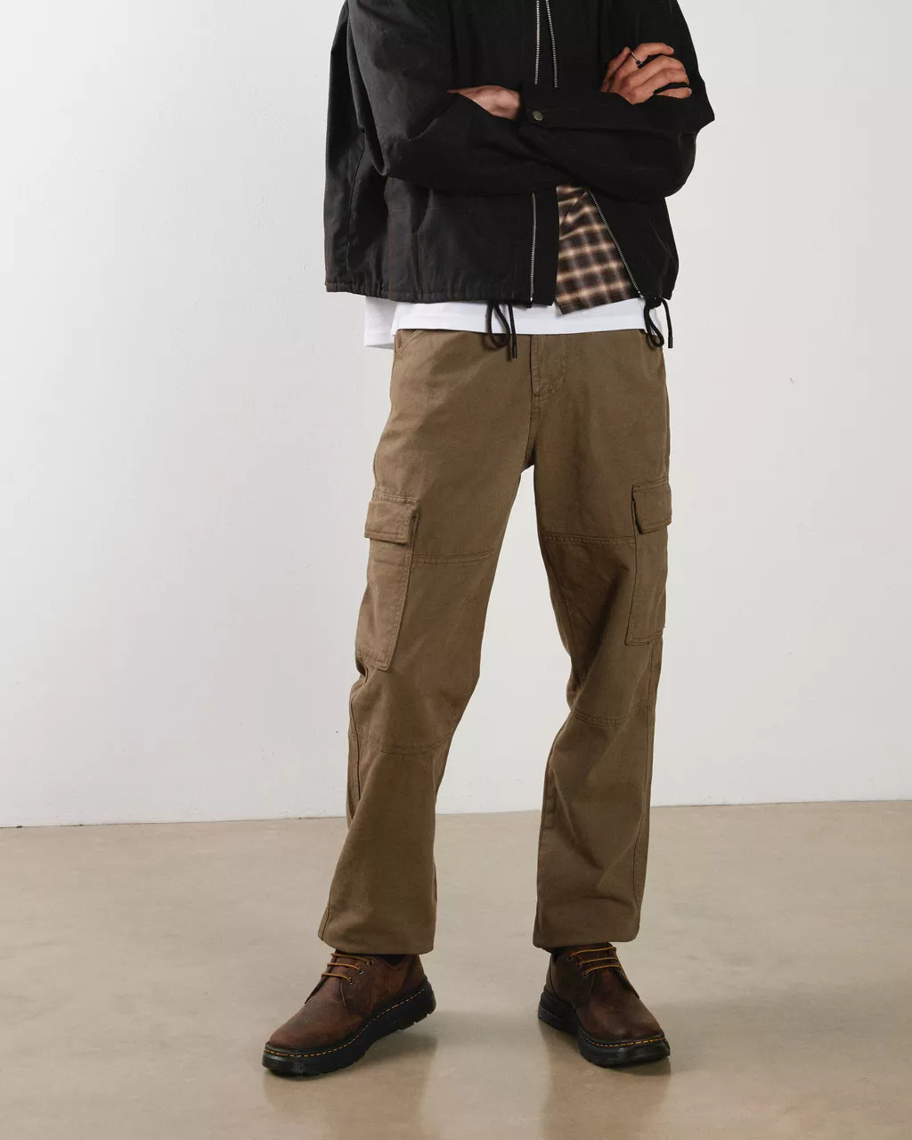 DR MARTENS Crewson Lo Crazy Horse Leather Shoes