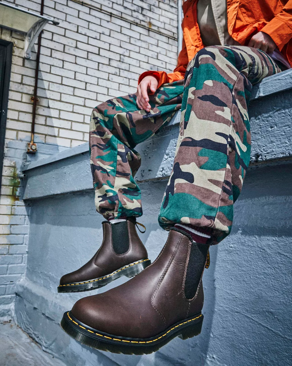 DR MARTENS 2976 Warmwair Valor Wp Leather Chelsea Boots