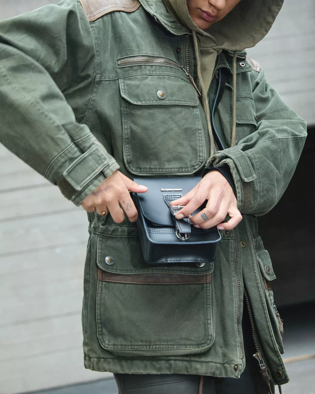 DR MARTENS Kie Smooth Leather Leather Vertical Crossbody Bag