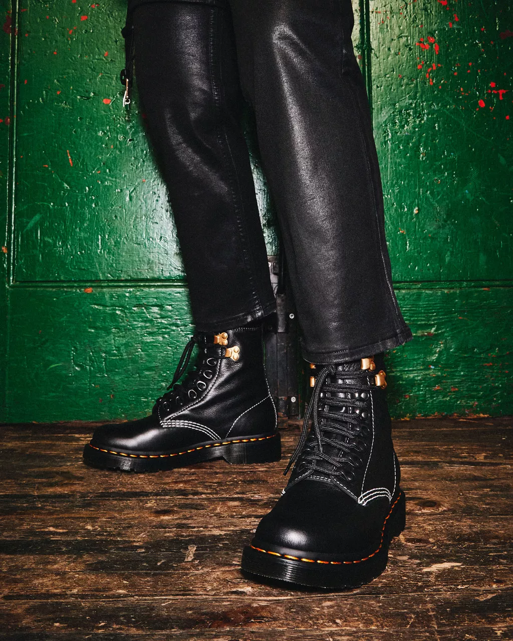 DR MARTENS 1460 Leather Boots HDW