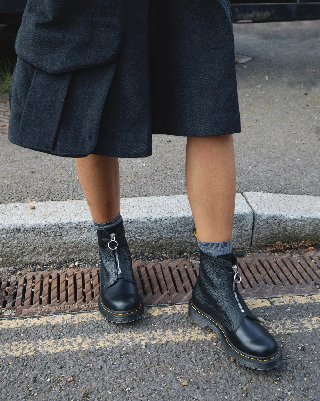 DR MARTENS 1460 Pascal Front Zip Leather Boots