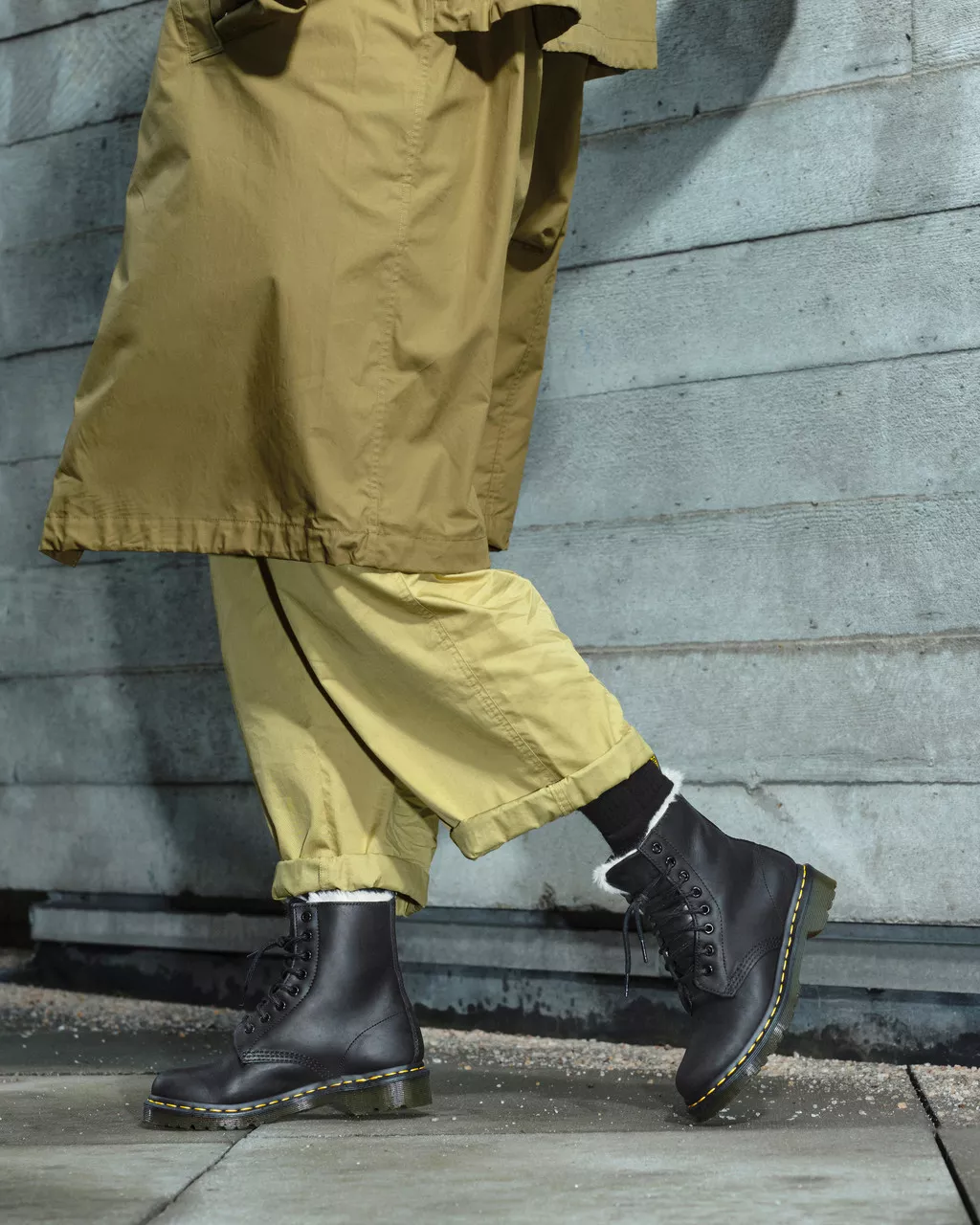 DR MARTENS 1460 Serena Faux Fur Lined Leather Lace Up Boots