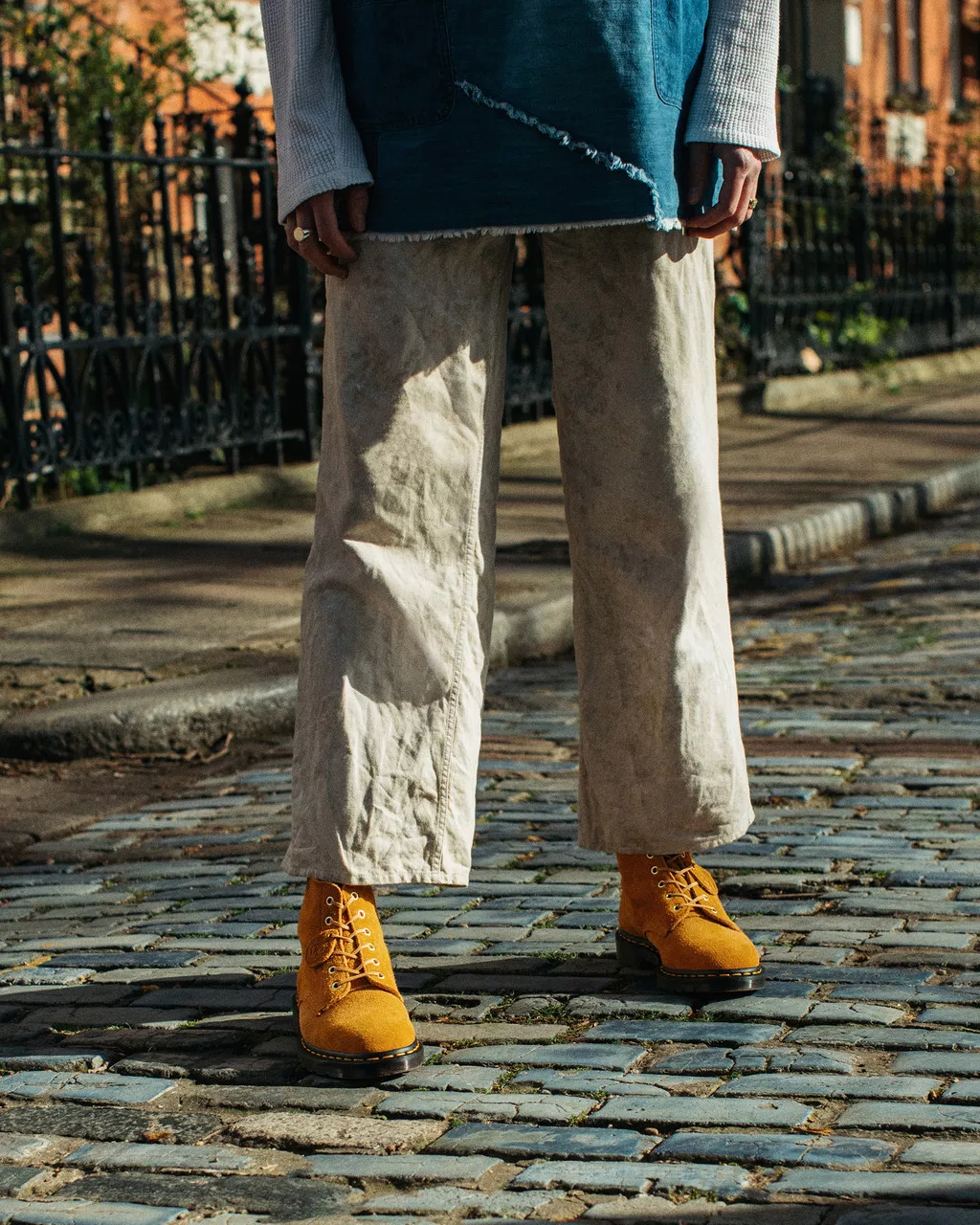 DR MARTENS 101 Suede Ankle Boots