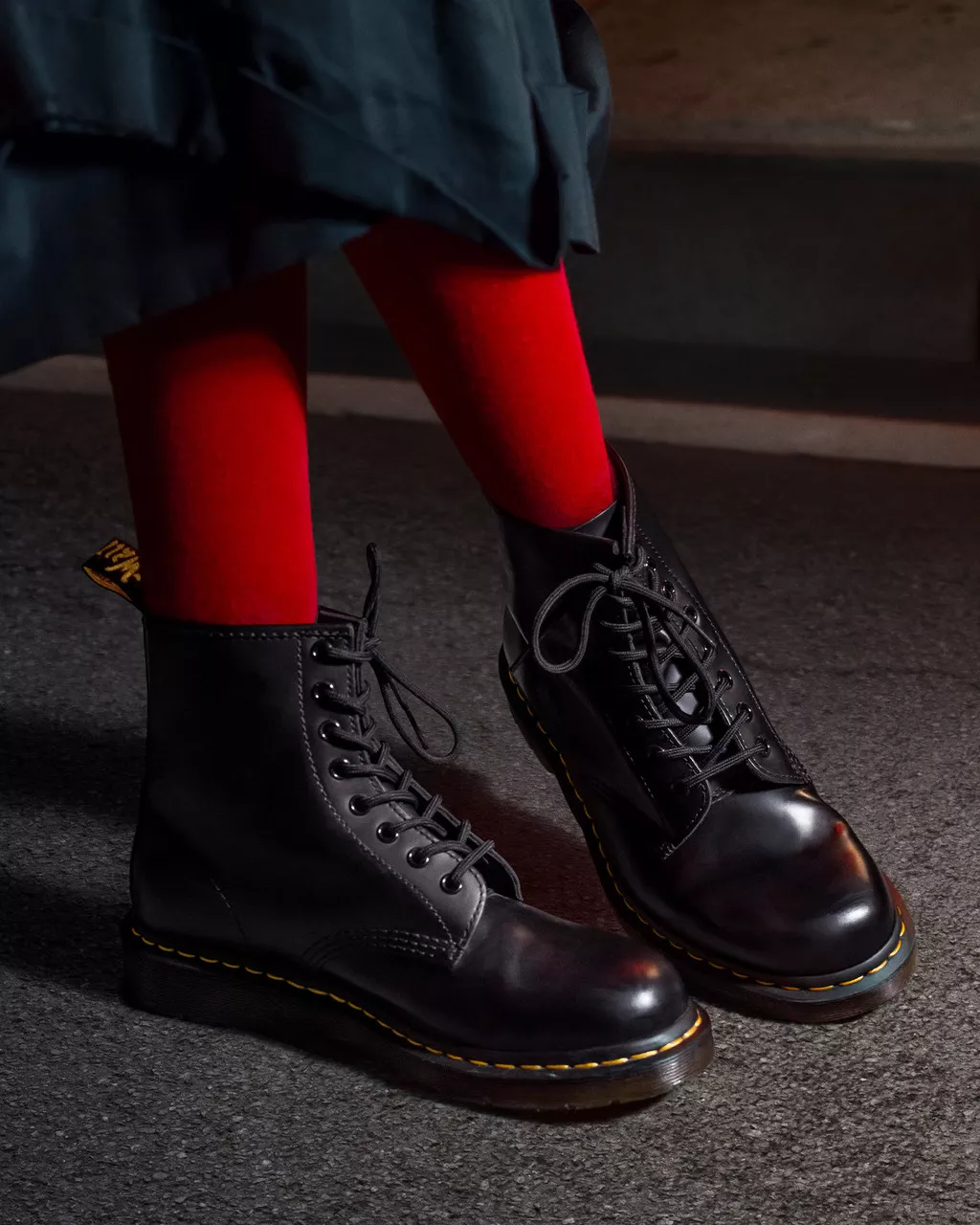 DR MARTENS 1460 Smooth Leather Lace Up Boots