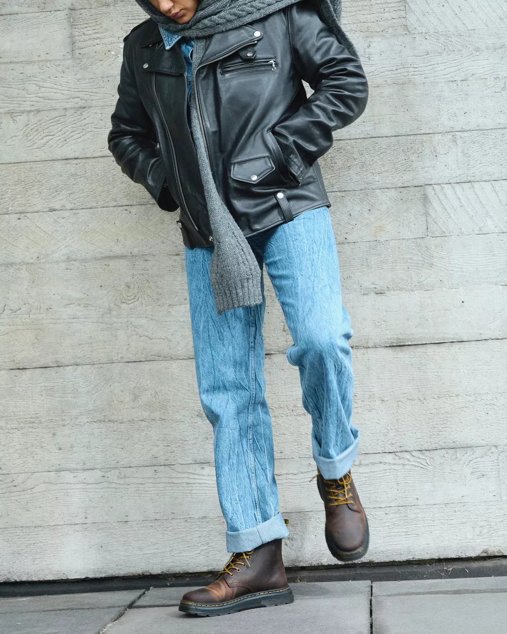 DR MARTENS Crewson Crazy Horse Leather Chukka Boots