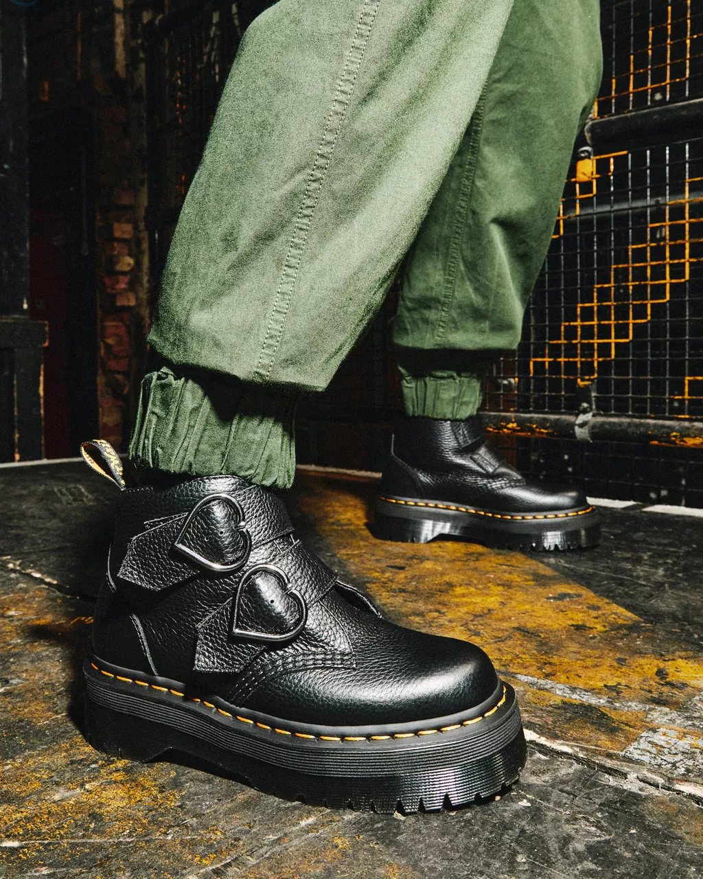DR MARTENS Devon Heart Leather Platform Boots