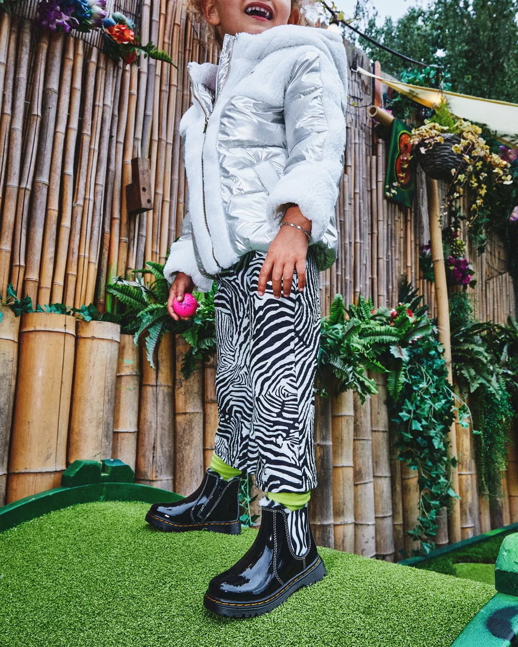 DR MARTENS 2976 Leonore T Black Patent Lamper