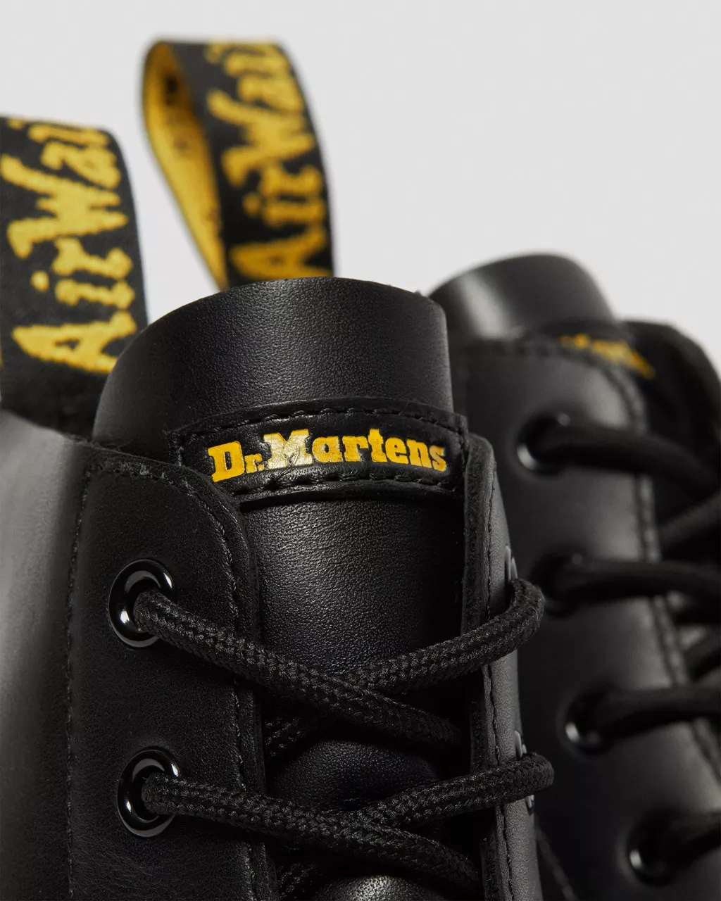 DR MARTENS Thurston Lusso Leather Chukka Boots