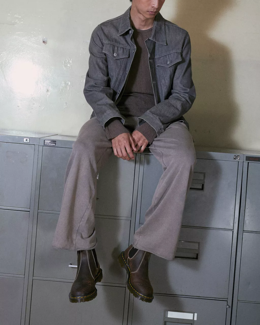 DR MARTENS 2976 Wax Commander Leather Chelsea Boots