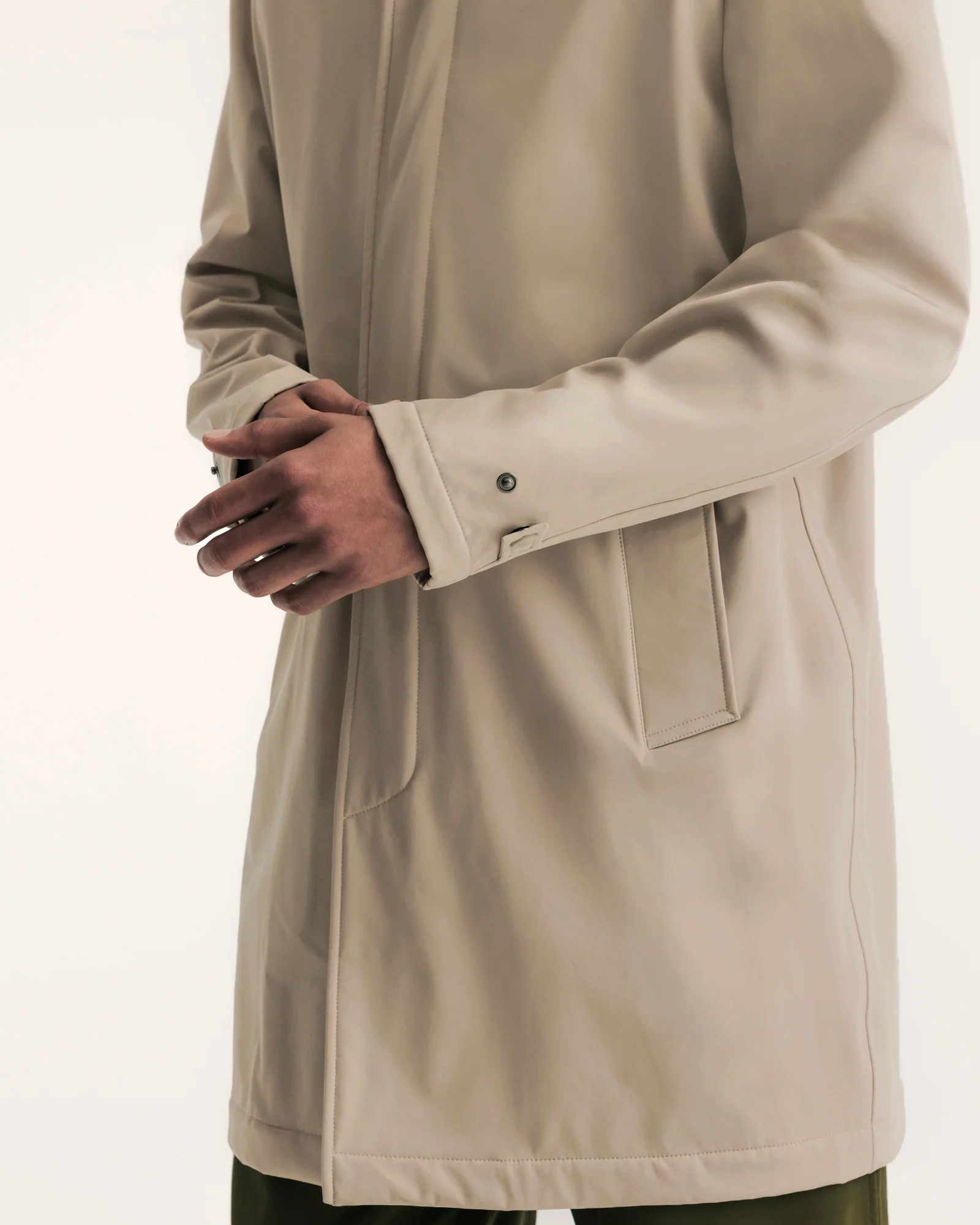 Beige Athenes raincoat with removable hood