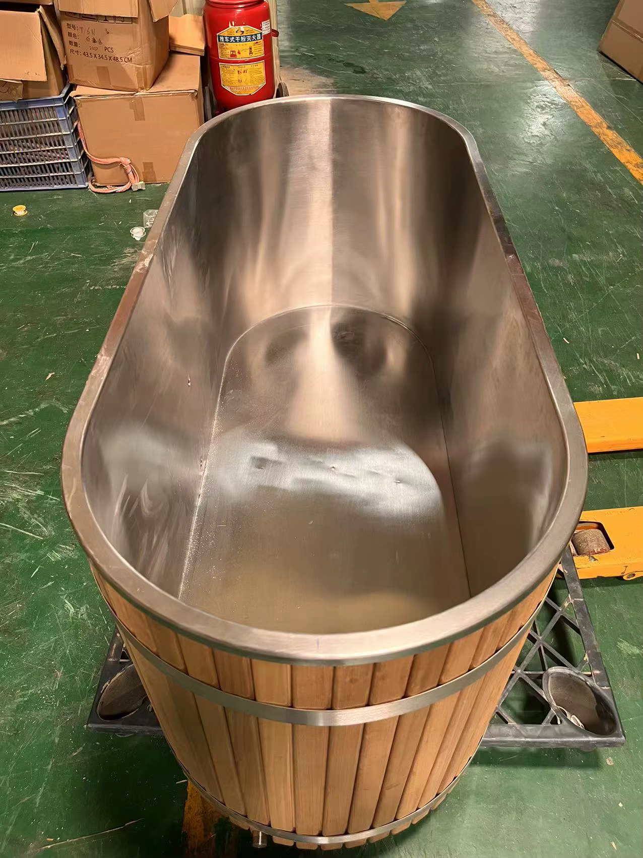 โรงงานหัวซี ขายส่งอ่างแช่น้ำเย็นทันสมัย อ่างแช่น้ำสแตนเลสทรงรี Obechi อ่างแช่น้ำแข็งไม้คุณภาพสปา