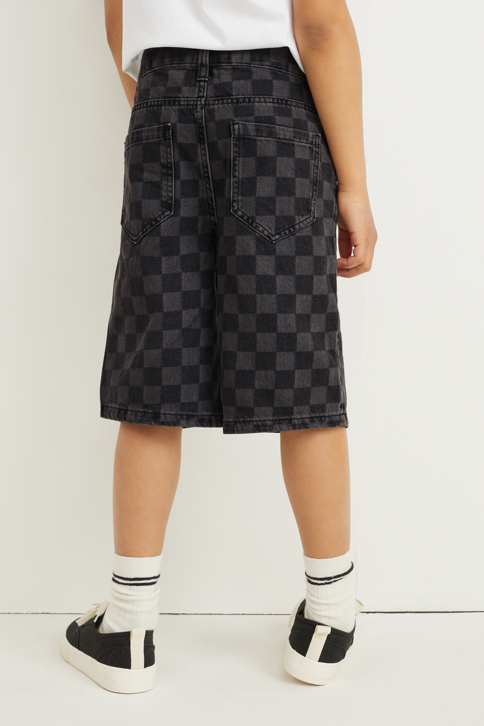 Denim shorts - check