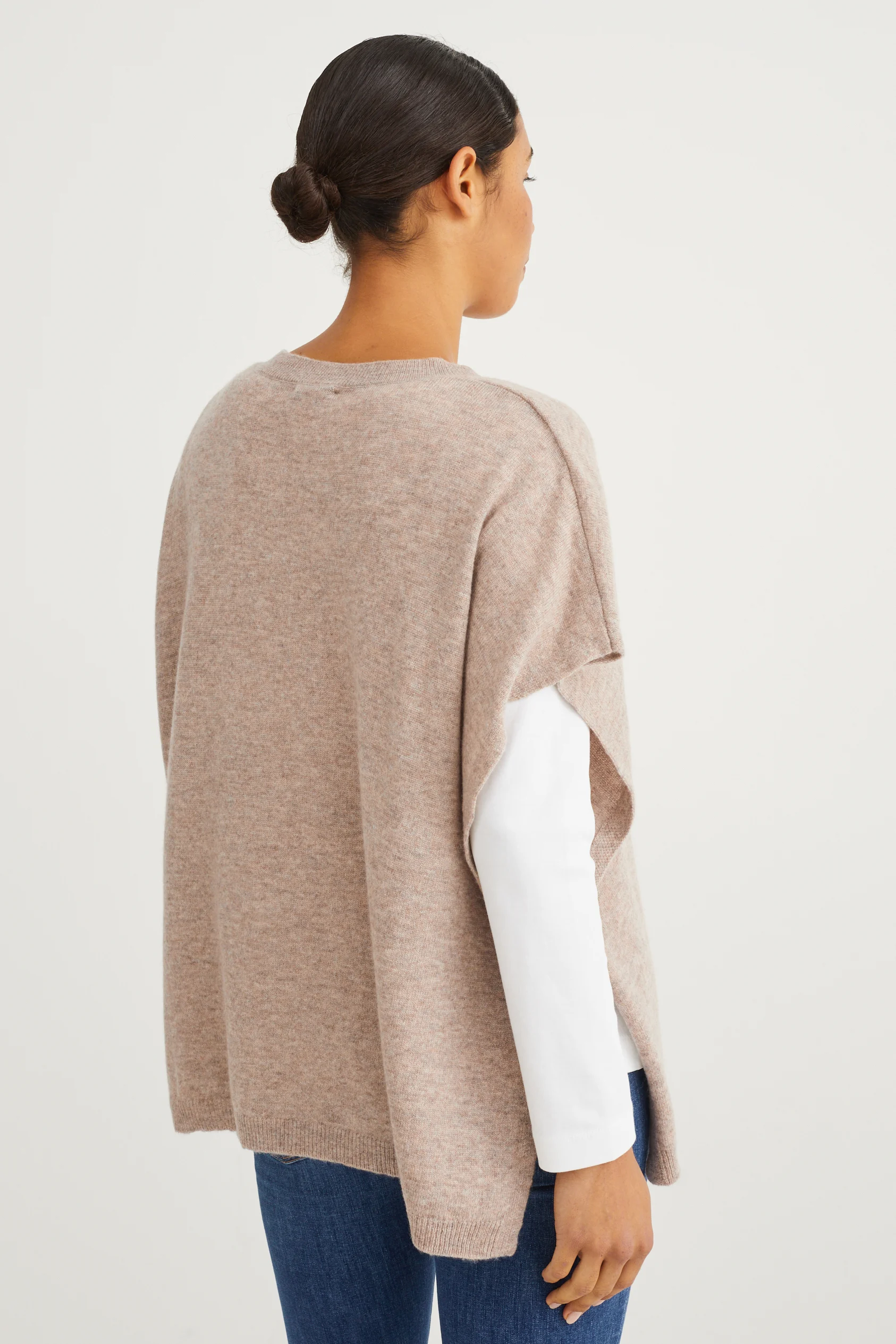 Knitted poncho with cashmere - wool blend